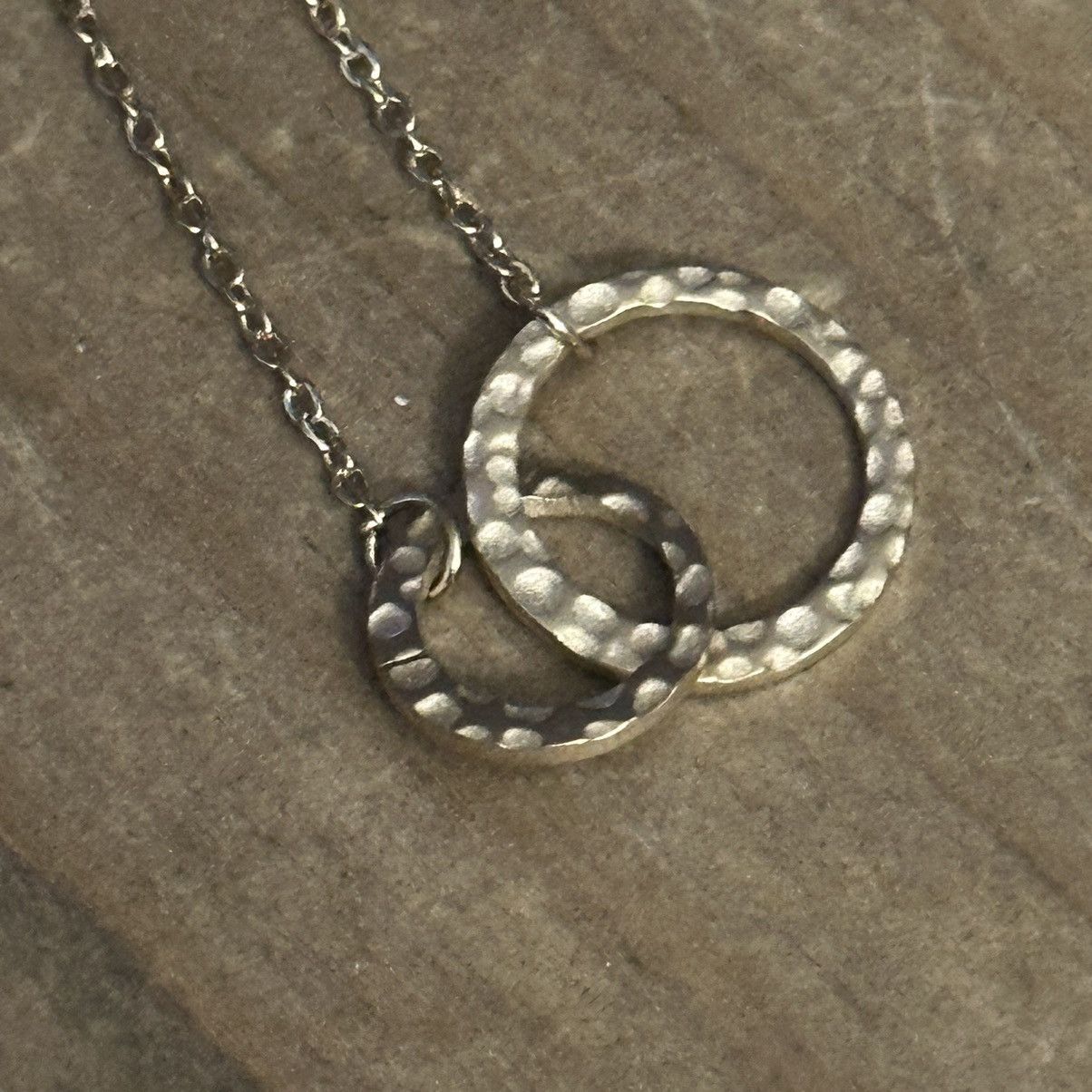Other Gold tone interlocking circles love necklace Size ONE SIZE - 3 Thumbnail