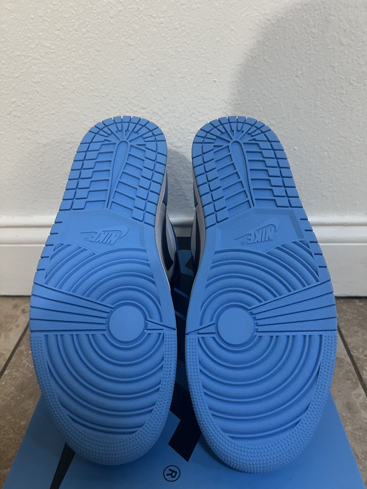 Jordan Brand Jordan 1 Retro “Unc Toe” Size US 10 / EU 43 - 5 Thumbnail