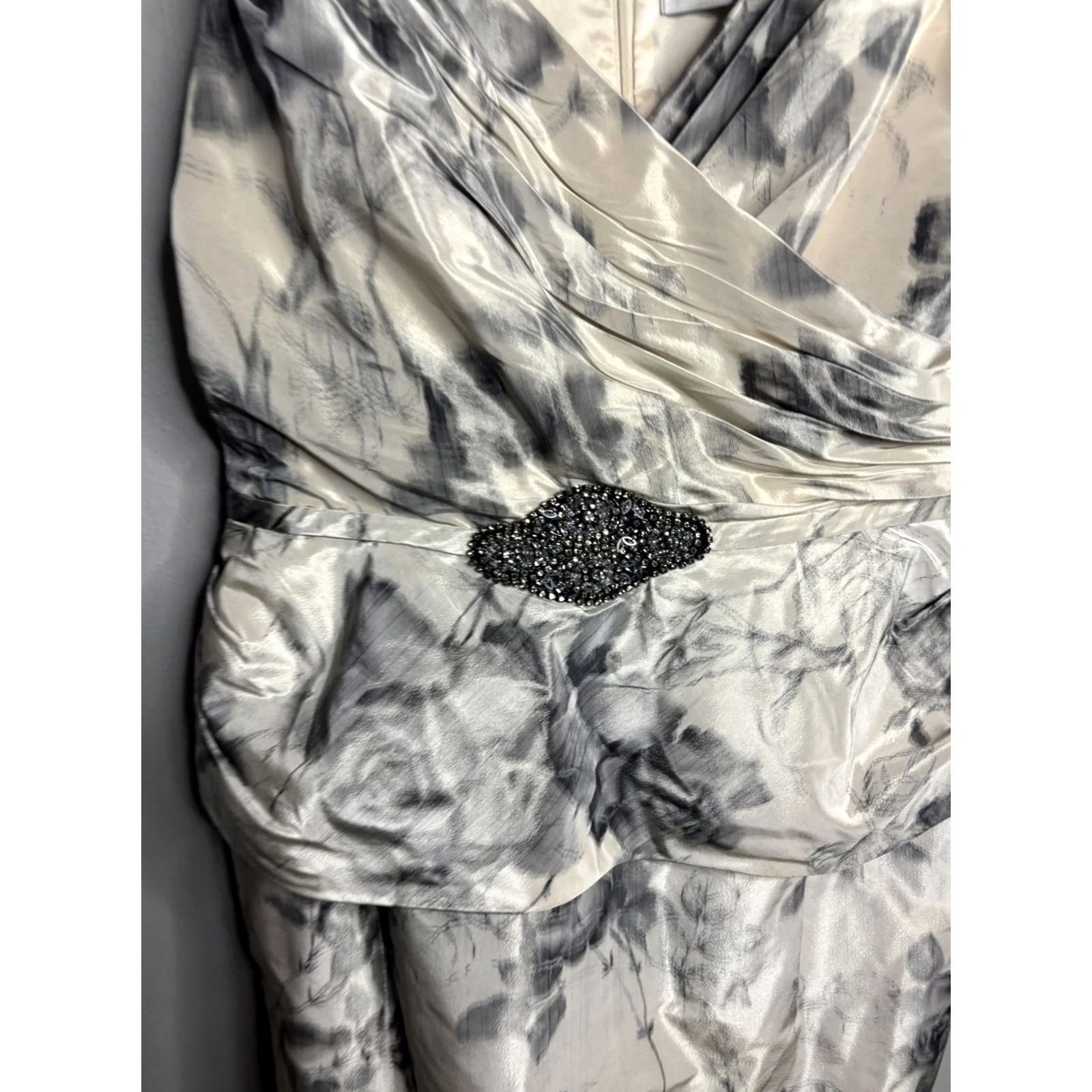 Vintage Teri Jon Dress Womens 12 White Gray Floral Satin Beaded Waist Cocktail Sheath Size XL / US 12-14 / IT 48-50 - 2 Thumbnail