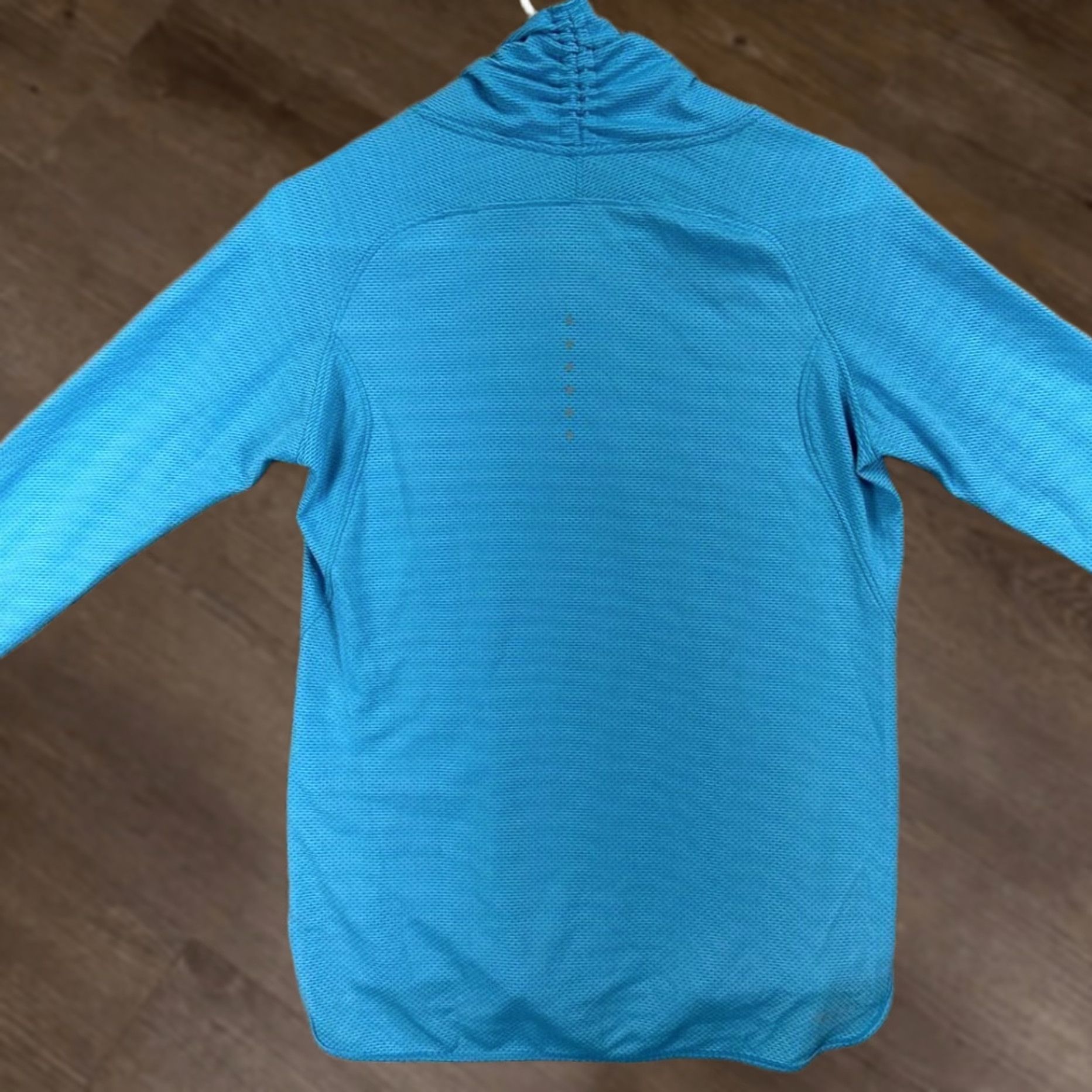 Nike Nike Shirt Womens Medium Blue Polka Dot Dri-Fit Nylon Blend Cowl Neck Activewear Size M / US 6-8 / IT 42-44 - 1 Thumbnail