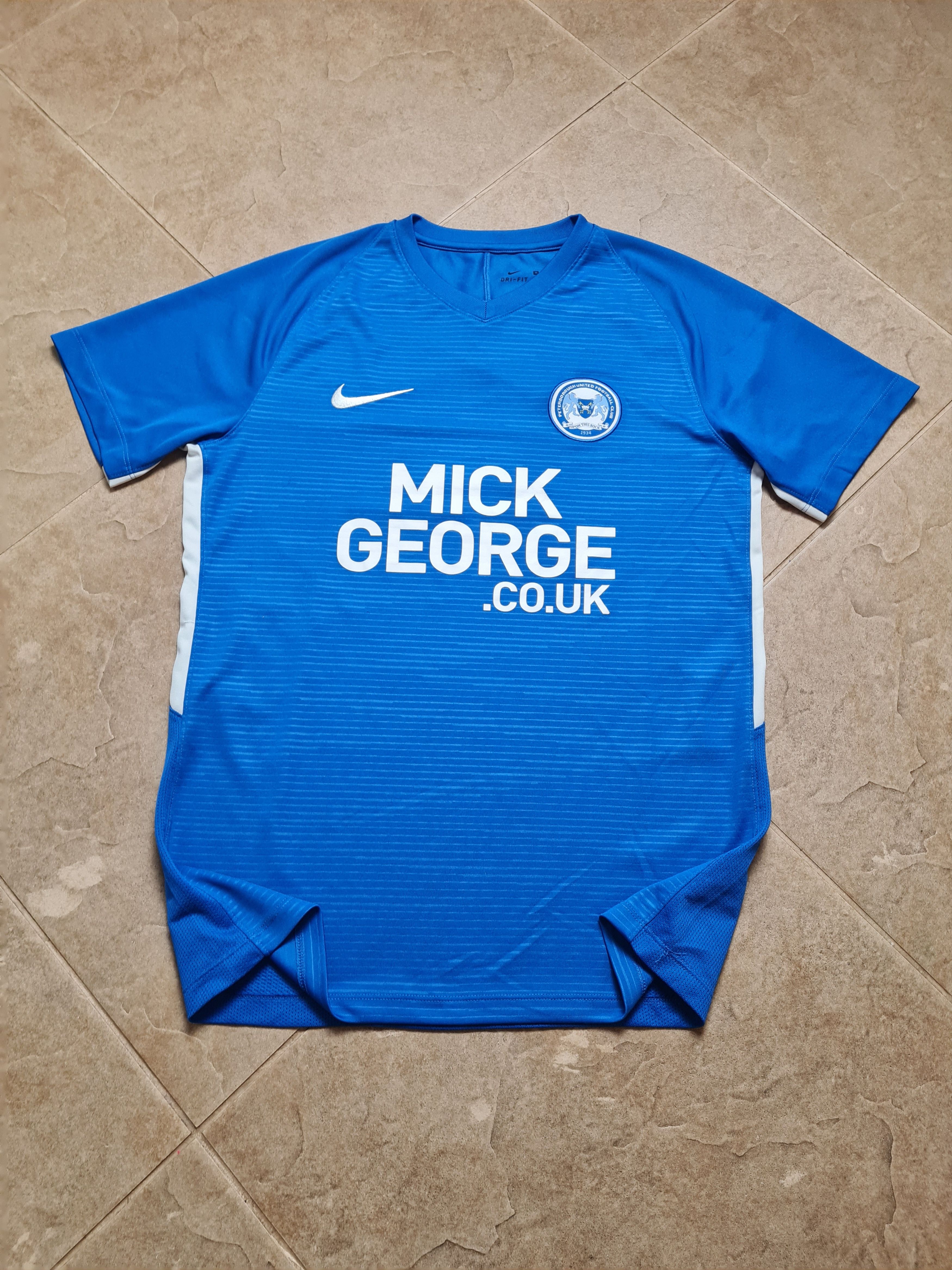 Nike Nike Football Shirt 2016/2017 Peterborough United, Home Size US M / EU 48-50 / 2 - 5 Thumbnail