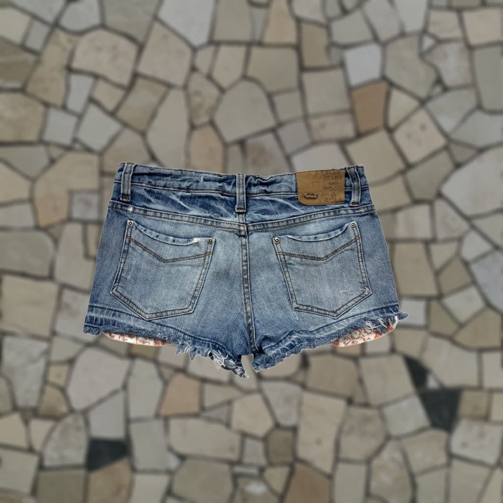 Vintage Dollhouse Denim Shorts Frayed Hem Size 7 Juniors Women Blue Cotton Spandex Cut-Off 5-Pocket Button Zipper Like New Size 28" / US 6 / IT 42 - 1 Thumbnail
