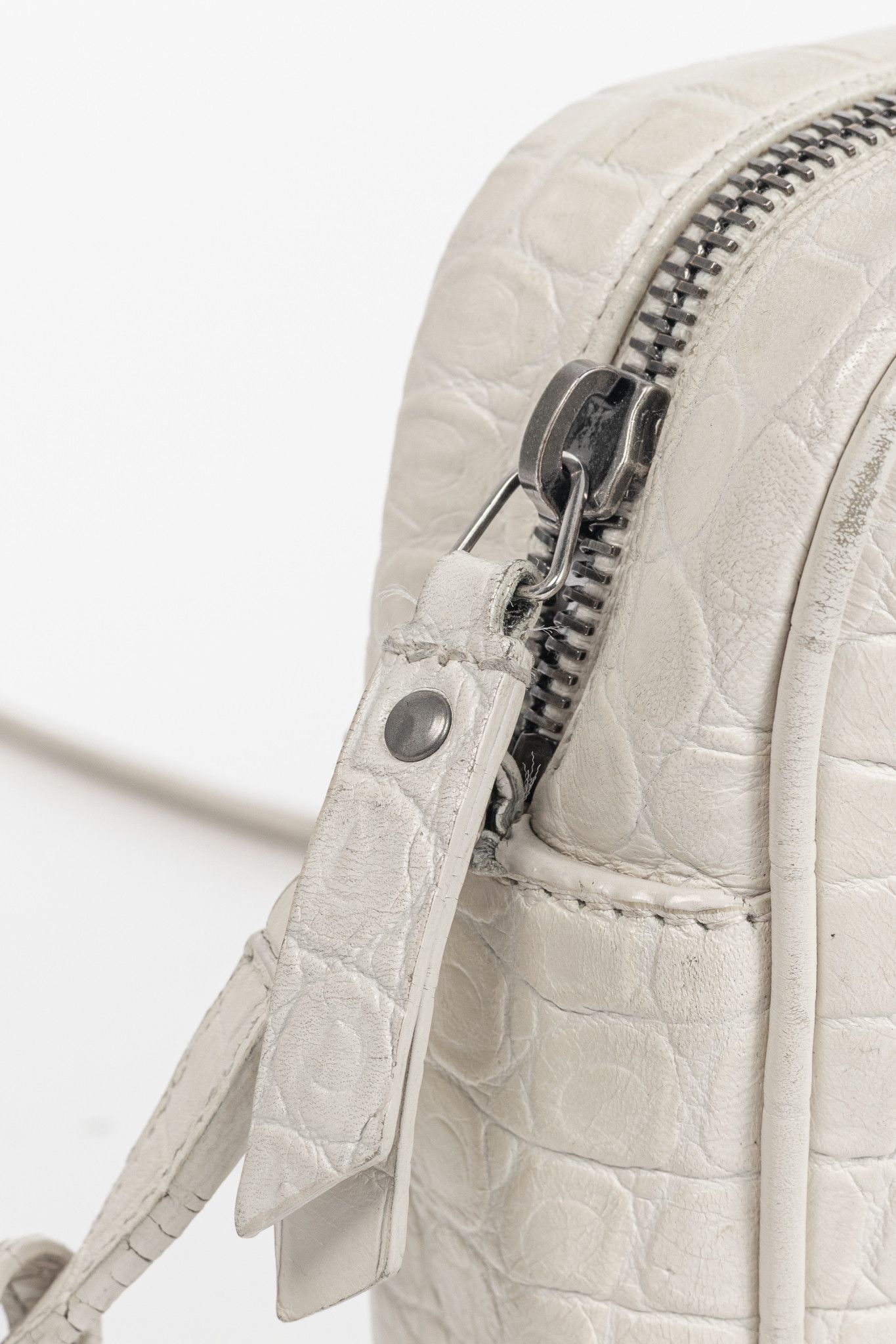 Saint Laurent Paris Saint Laurent Lou Camera White Croc-Embossed Crossbody Size ONE SIZE - 11 Thumbnail