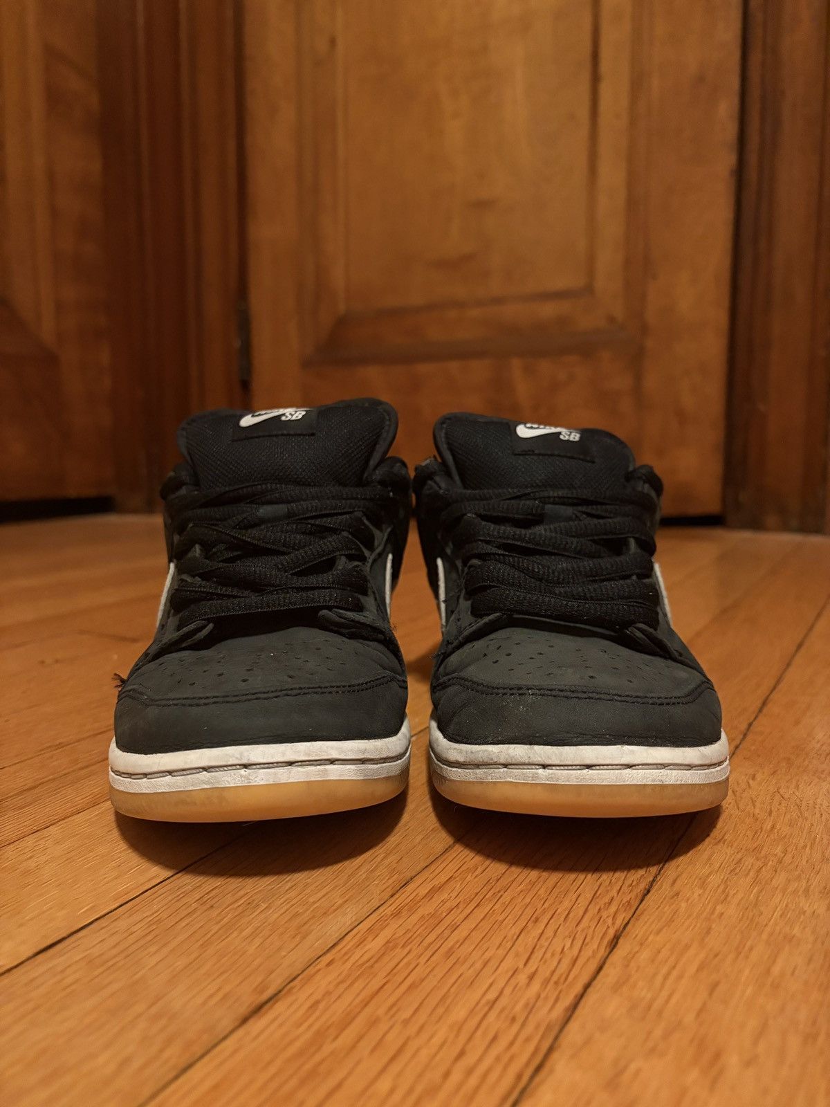 Nike SB Nike SB Dunk Low Black Gum Size 7.5 Size US 7.5 / EU 40-41 - 2 Thumbnail