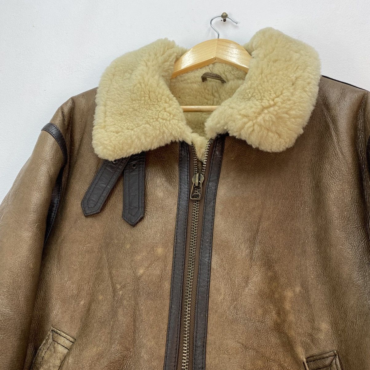 Avirex 💥Vintage Combat Clothing Co sheepskin leather flight jacket Size US M / EU 48-50 / 2 - 4 Thumbnail