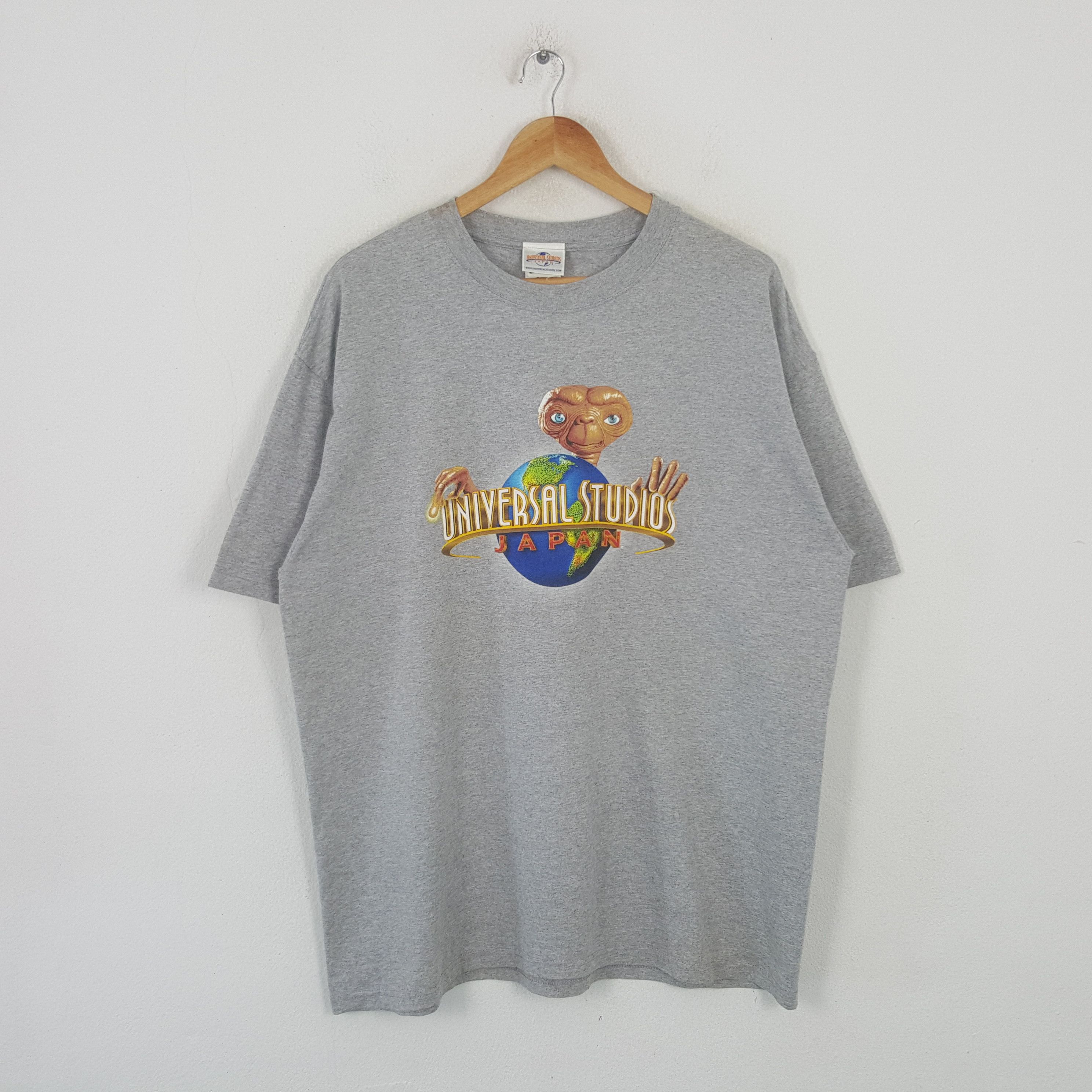 Universal Studios Vintage Universal Studio Japan Extra Terrestrial Tshirt RR13 Size US XL / EU 56 / 4 - 1 Thumbnail