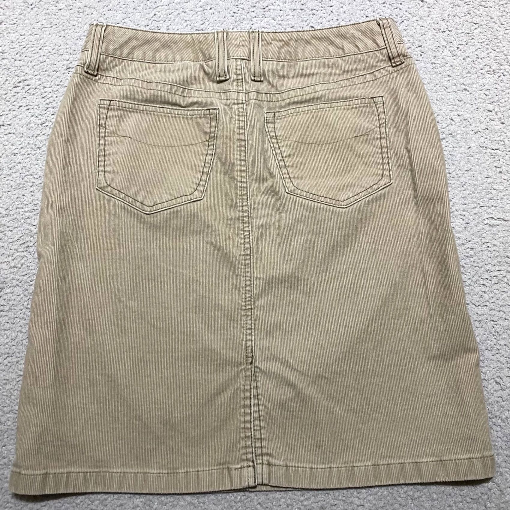 Vintage L.L. Bean Skirt Beige Corduroy Pockets Petites 4P Womens Straight Pencil Casual Business Travel 1265 Size 27" / US 4 / IT 40 - 2 Thumbnail
