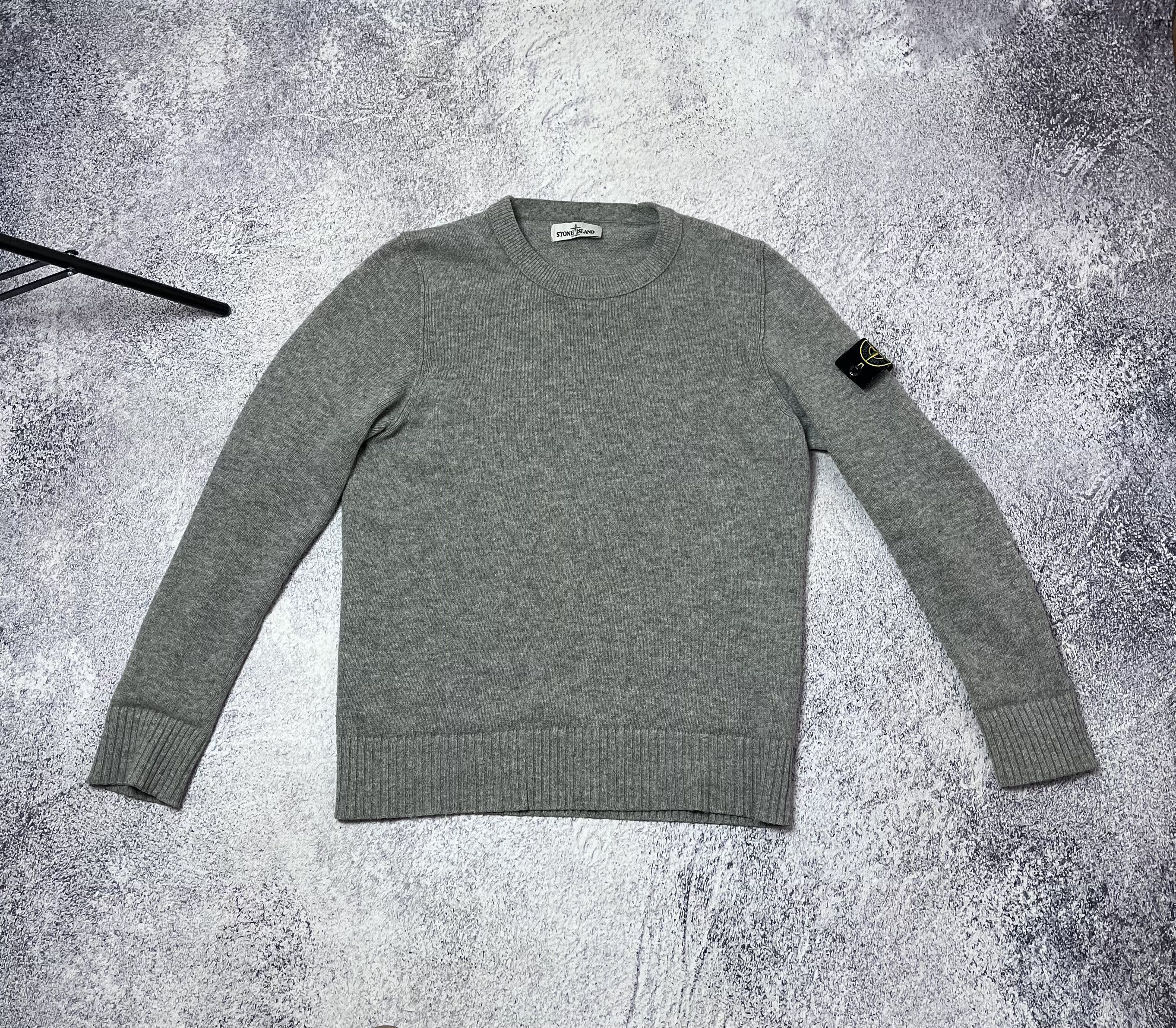 Stone Island × Vintage Vintage men’s sweater Stone Island size M Size US M / EU 48-50 / 2 - 1 Thumbnail
