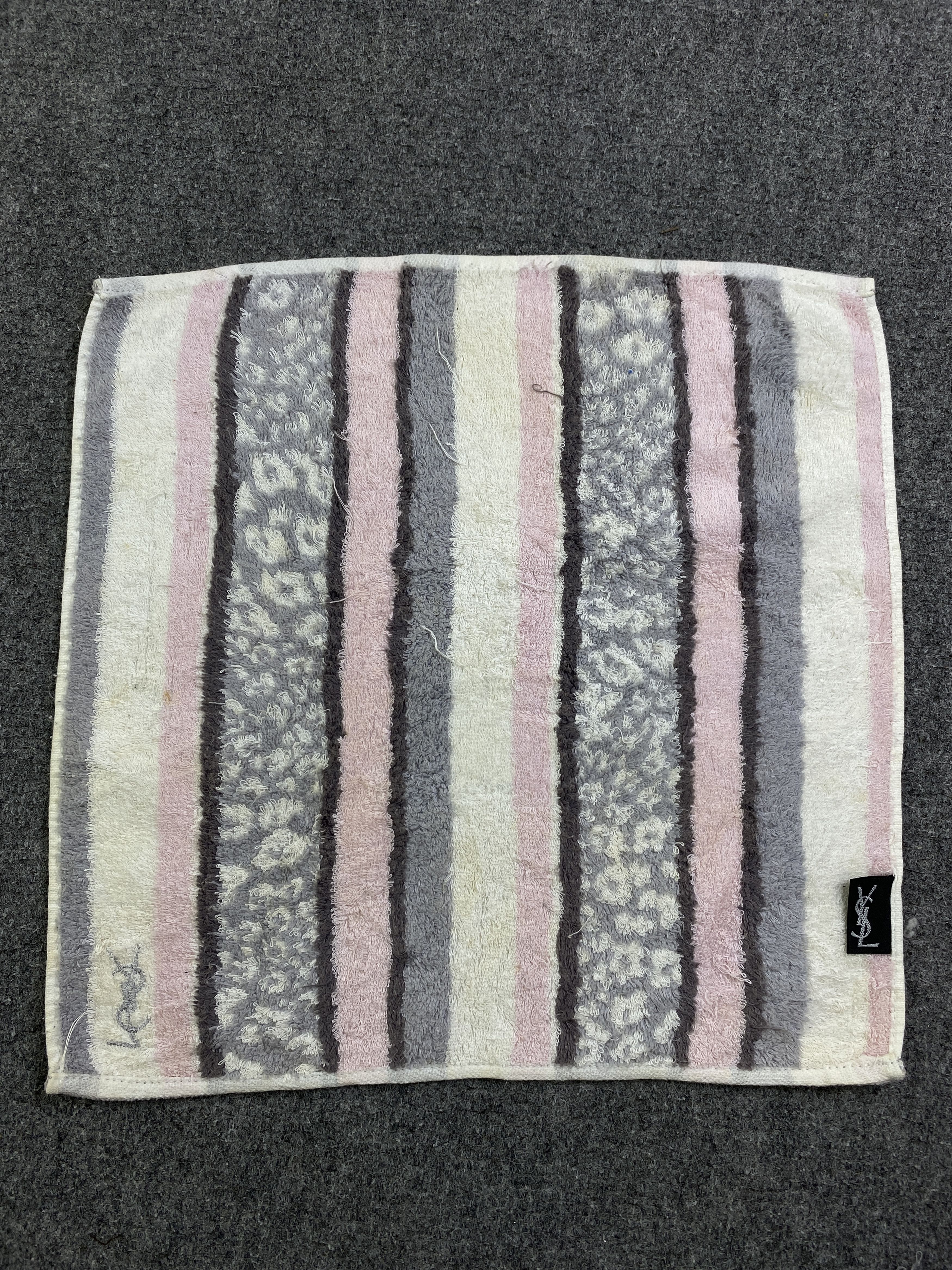 Yves Saint Laurent Yves Saint Laurent Mini Towel / Hand Towel TT0013 Size ONE SIZE - 1 Thumbnail