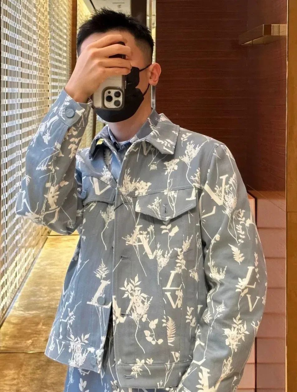 Louis Vuitton LV New Men's Jacket. Size US L / EU 52-54 / 3 - 7 Thumbnail