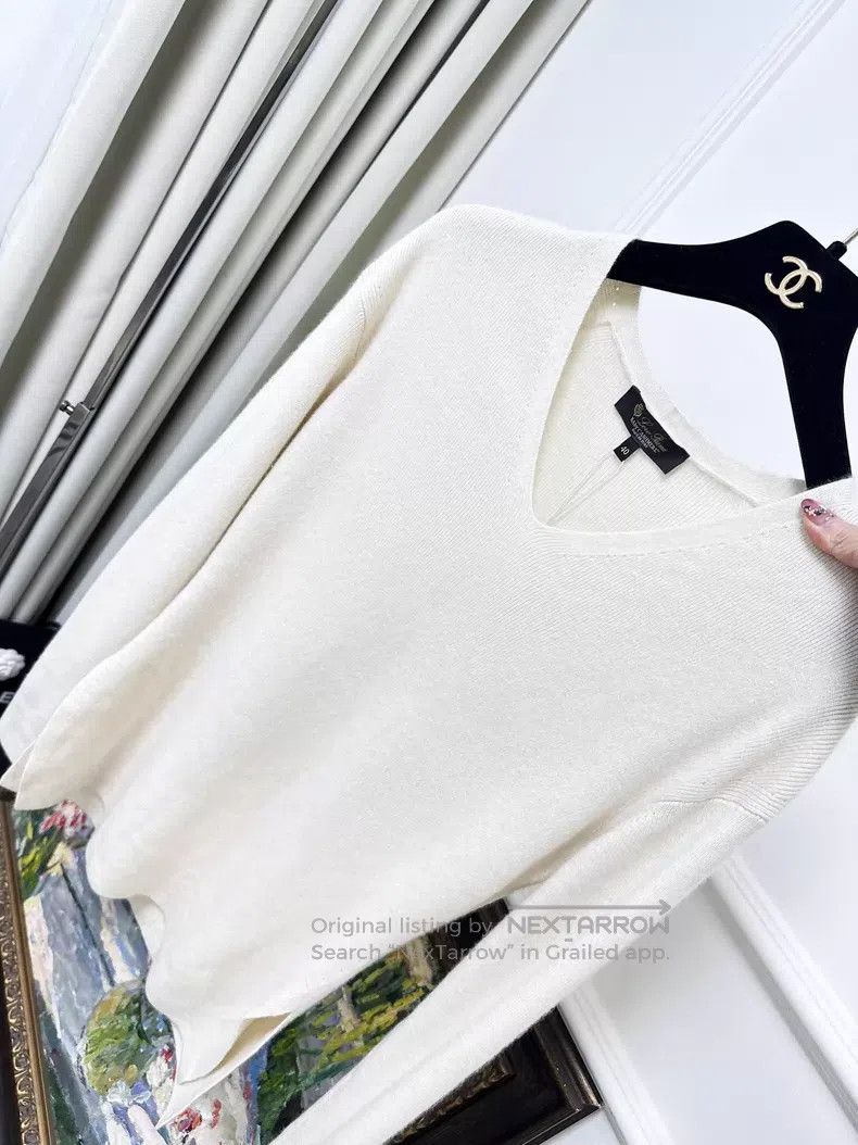 Loro Piana Loro Piana Off-white V-neck long-sleeve knitted top Size XS / US 0-2 / IT 36-38 - 3 Thumbnail