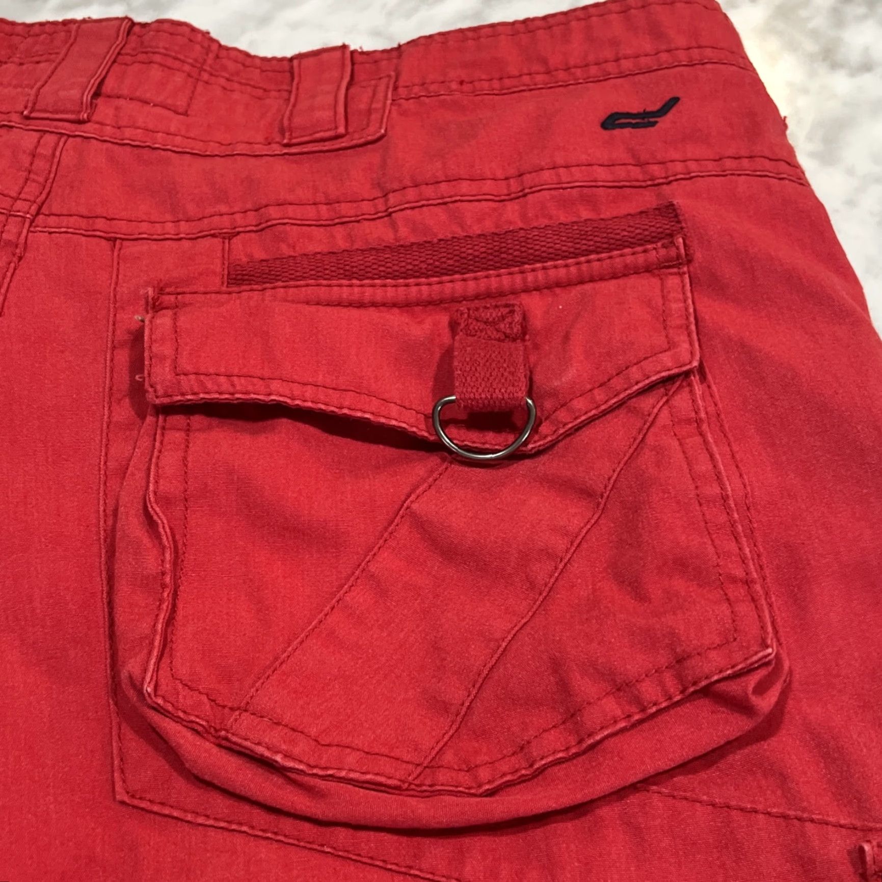 Denime VINTAGE Do Denim Cargo Shorts Mens 36 Red Flat Front 12” Inseam Skater Y2K Cargo Pocket Relaxed Classic Casual Mens Size US 36 / EU 52 - 4 Thumbnail