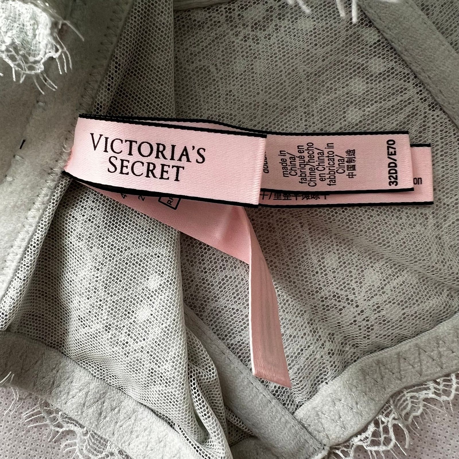 Victoria's Secret Victoria's Secret Lace Unlined Long Line Demi Bra, 32DD Size ONE SIZE - 3 Thumbnail