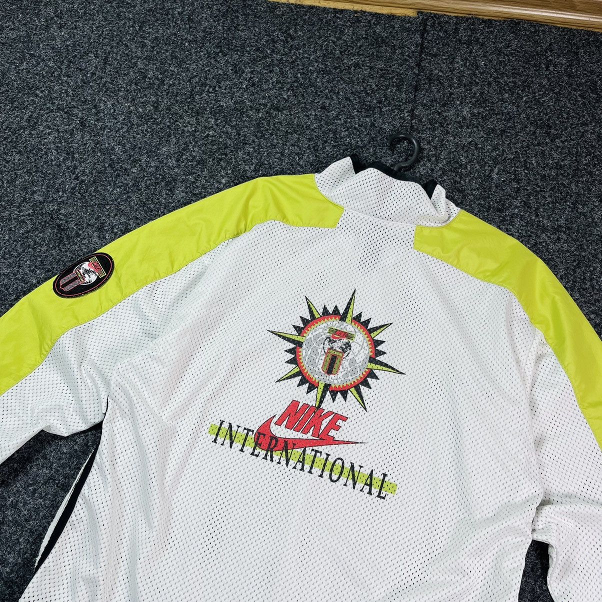 Nike Nike International jacket vintage track windbreaker Size US M / EU 48-50 / 2 - 2 Thumbnail