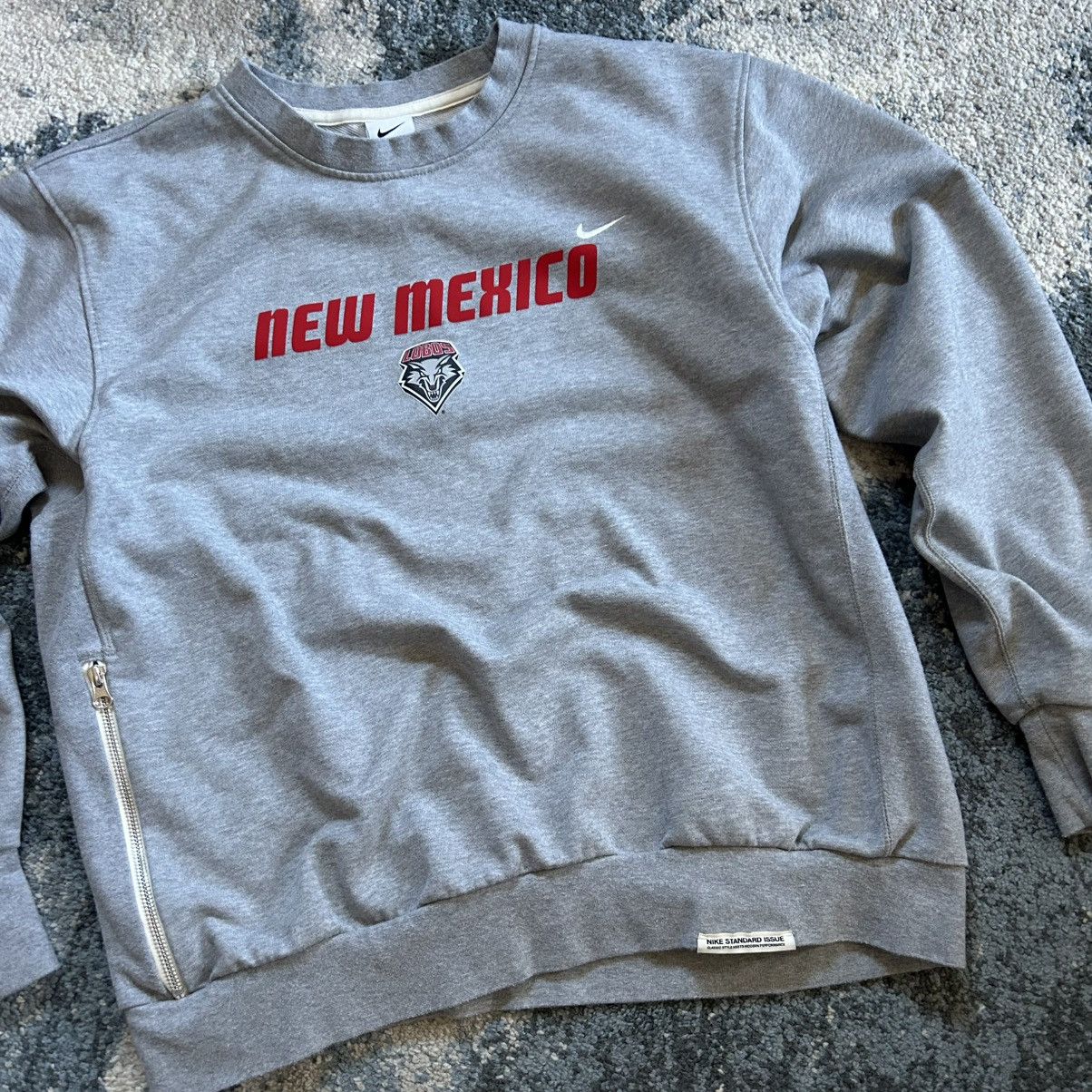 Nike UNiVERSiTY of NEW MEXiCO LOBOS NiKE STANDARD iSSUE YKK ZiP Size US L / EU 52-54 / 3 - 4 Thumbnail