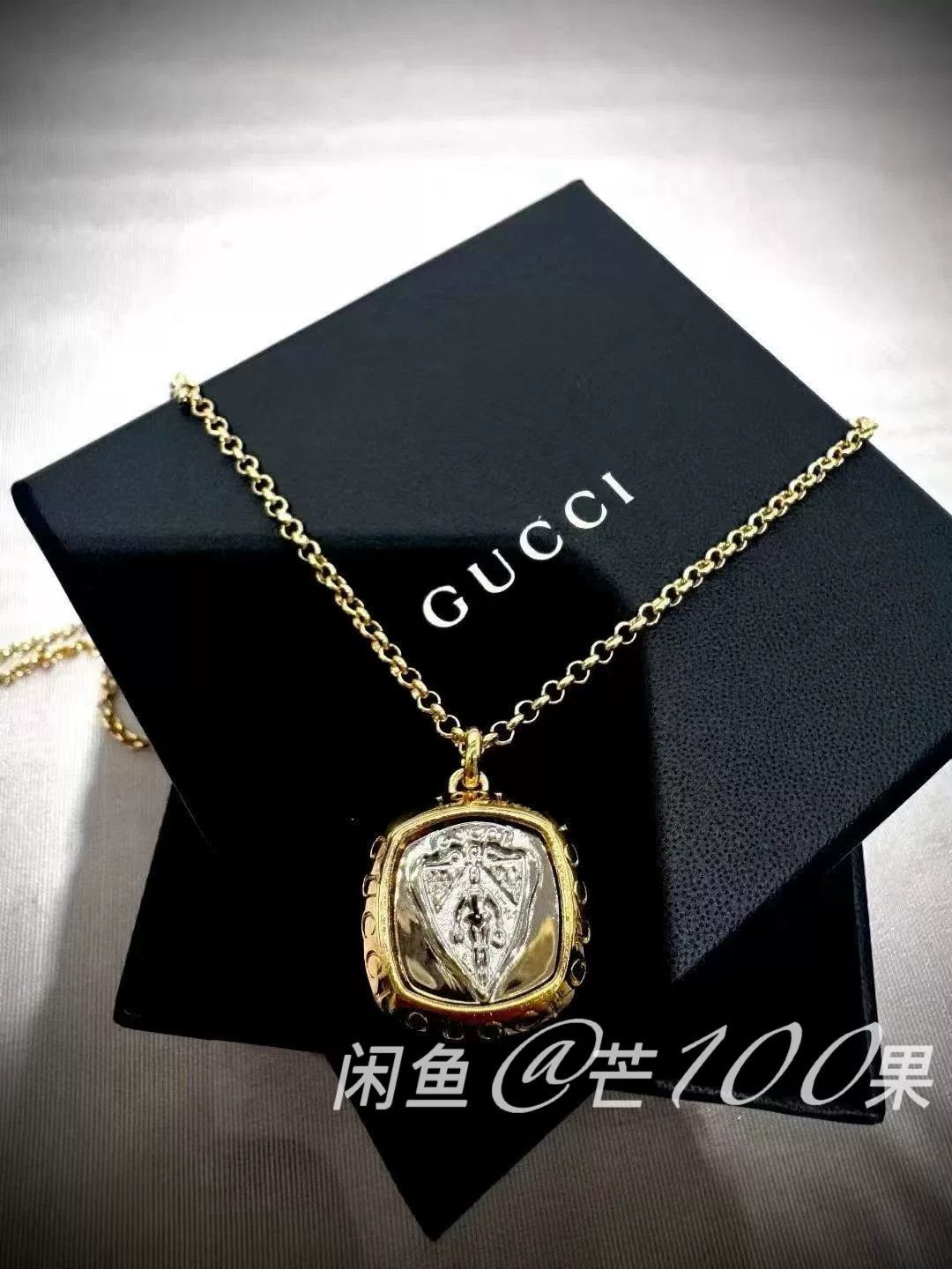 Gucci Gucci by Demna Vintage Family Crest Necklace Size ONE SIZE - 1 Thumbnail