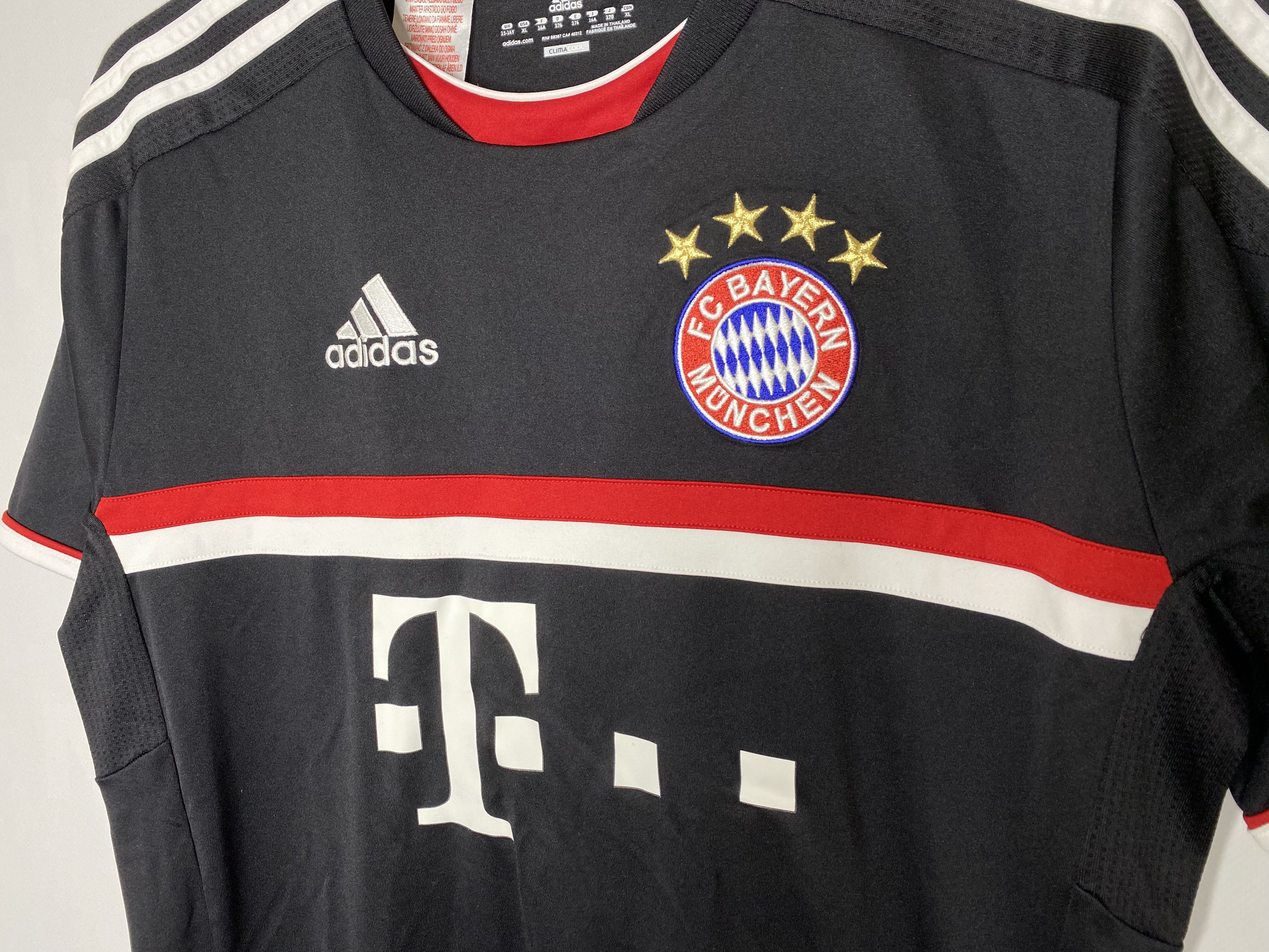 Adidas BAYERN MUNICH 2012 THIRD FOOTBALL SHIRT SOCCER JERSEY ADIDAS Size US S / EU 44-46 / 1 - 3 Thumbnail