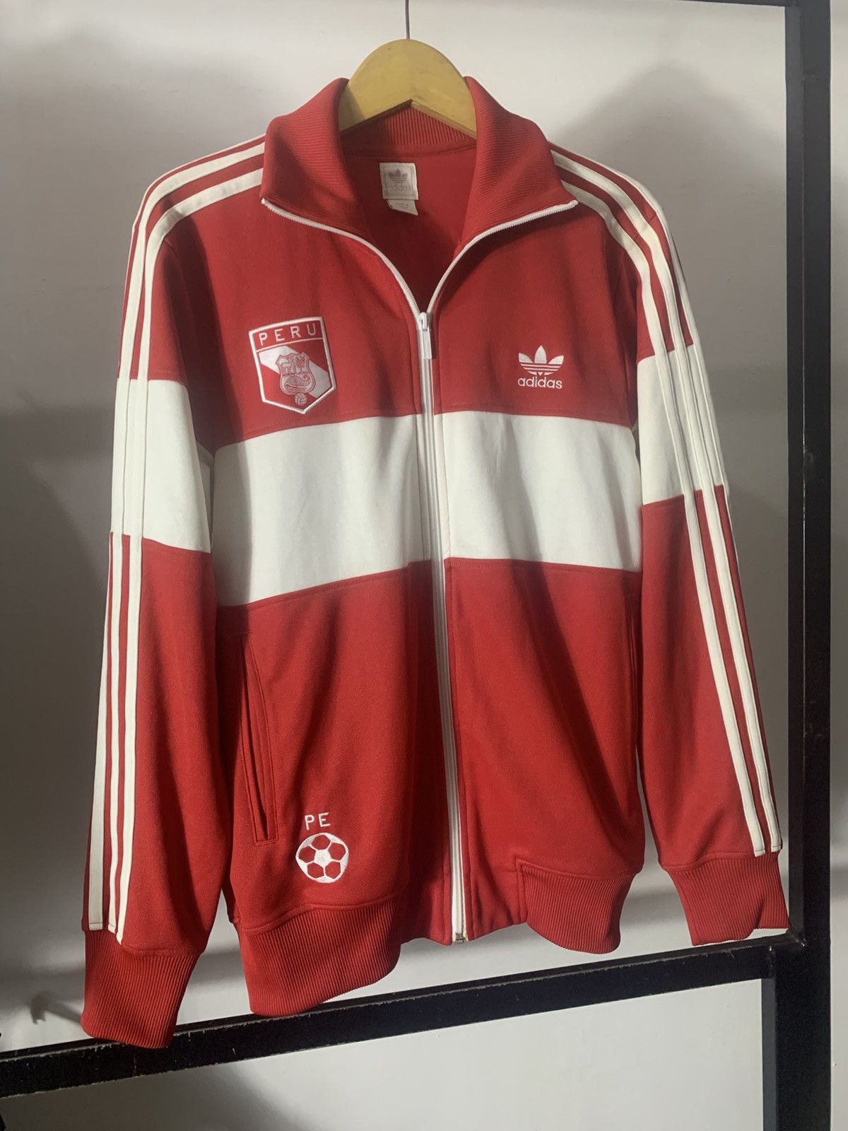 Adidas Tracktop Adidas Peru Casual Streetwear Size US M / EU 48-50 / 2 - 2 Thumbnail