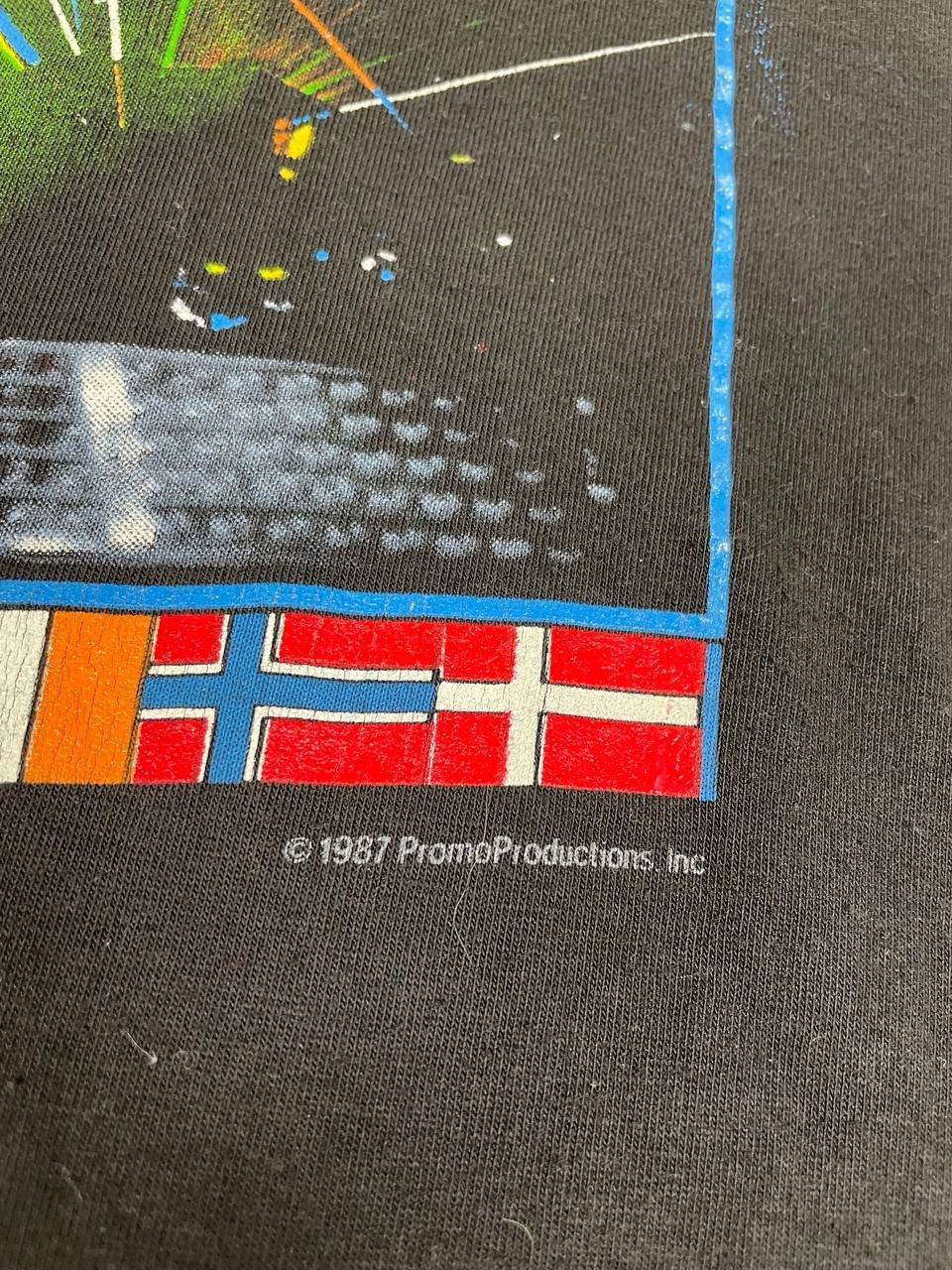 Pink Floyd Vintage Pink Floyd 1987 A Momentary Lapse of Reason Tour Tee Size US XL / EU 56 / 4 - 3 Thumbnail