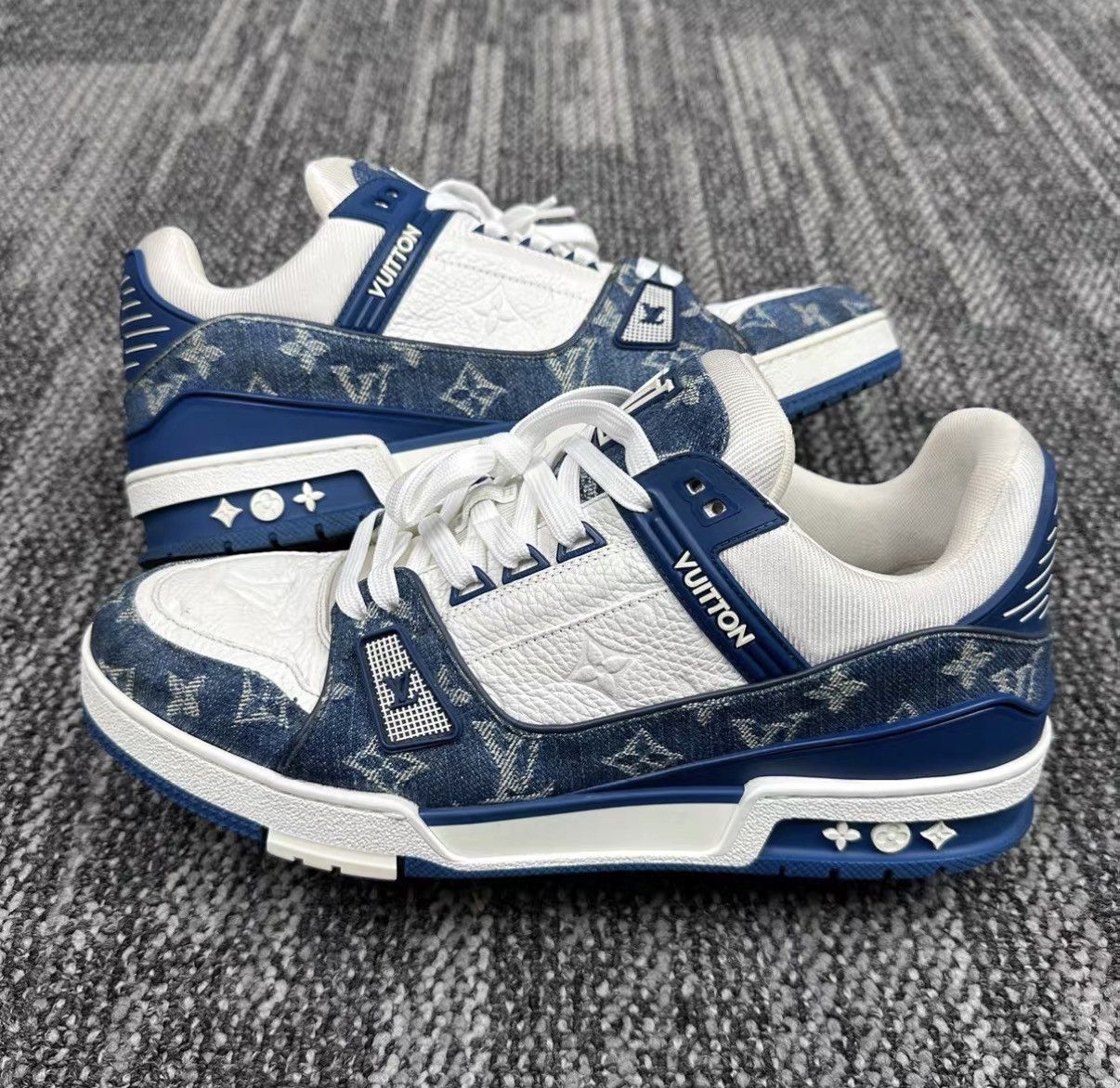 Louis Vuitton Louis Vuitton Trainer Blue White Denim Sneakers J42 Size US 9.5 / EU 42-43 - 4 Thumbnail