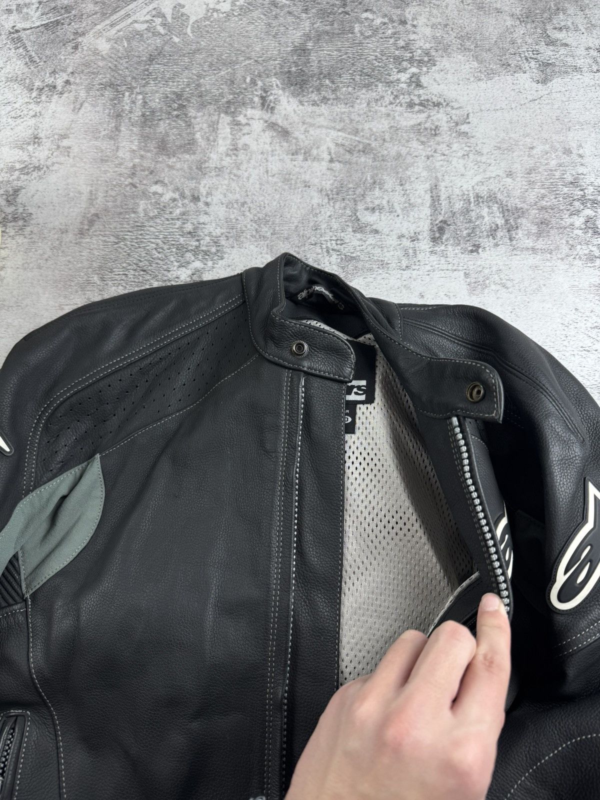 Alpinestars Alpinestars USA 40 EU 50 Men’s Black Motorcycle Racing Leather Zip Jacket Bomber Size US L / EU 52-54 / 3 - 11 Thumbnail