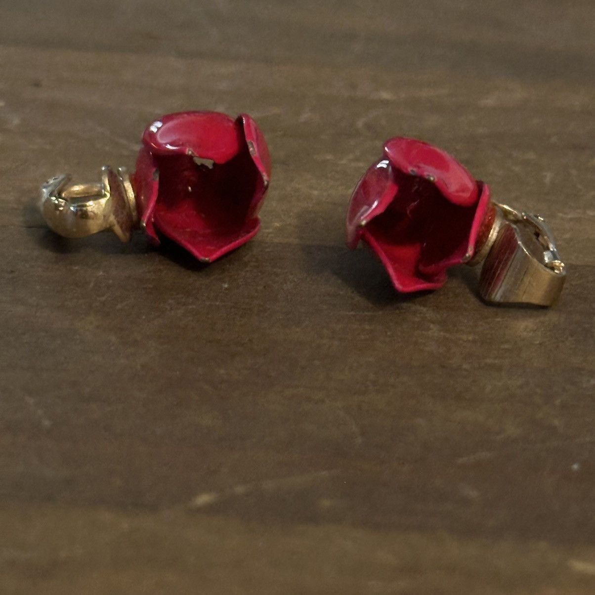 Vintage Vintage red tulip clip on earrings Size ONE SIZE - 2 Thumbnail