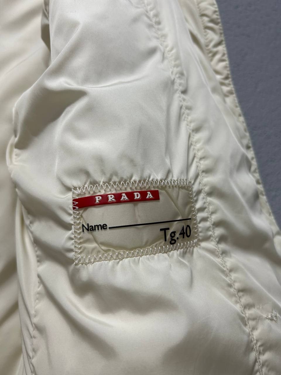 Prada Prada womens down jacket 2009 size 40 / M Size S / US 4 / IT 40 - 11 Thumbnail
