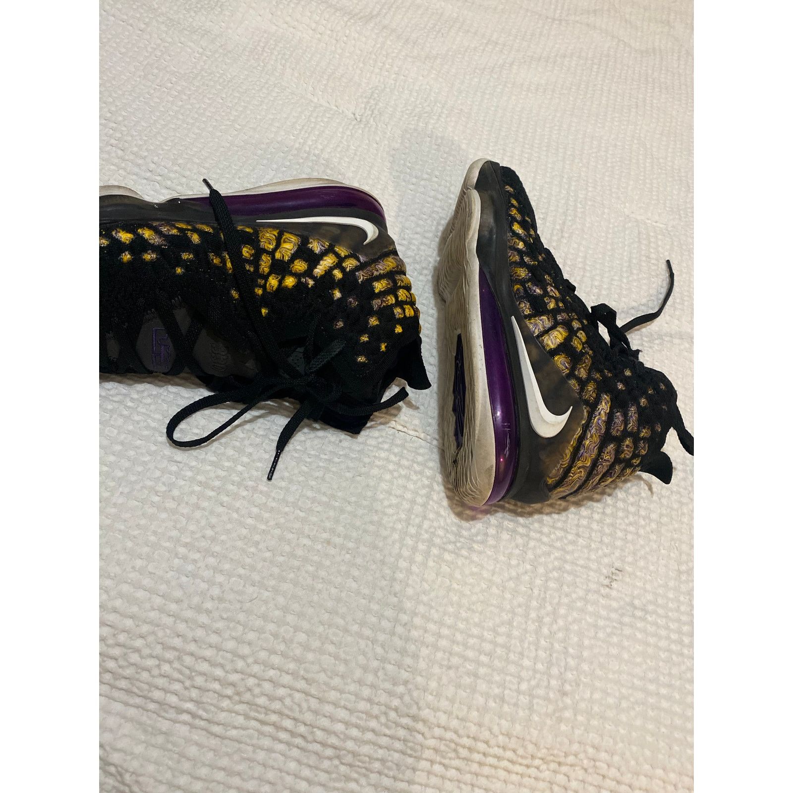Nike Nike LeBron 17 Lakers 2019 Mens Size 11 Black Athletic shoe Size US 11 / EU 44 - 4 Thumbnail