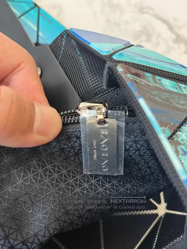 Issey Miyake Issey Miyake Blue Six-grid Ink-wash Geometric Handbag Size ONE SIZE - 9 Thumbnail
