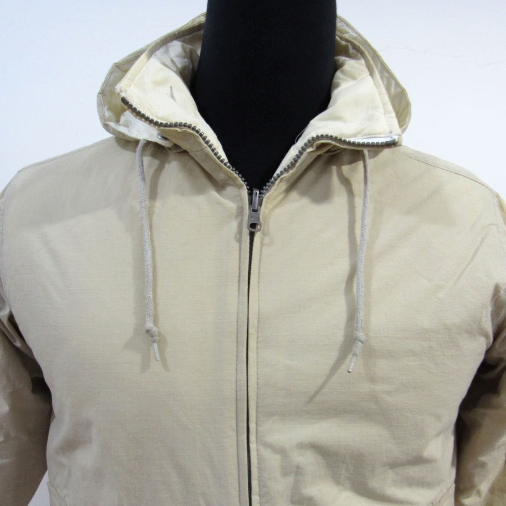 Nike Nike Reversible Quilted Showerproof Hooded Jacket Chest 38/40 UK M REF (12898) Size US M / EU 48-50 / 2 - 2 Thumbnail