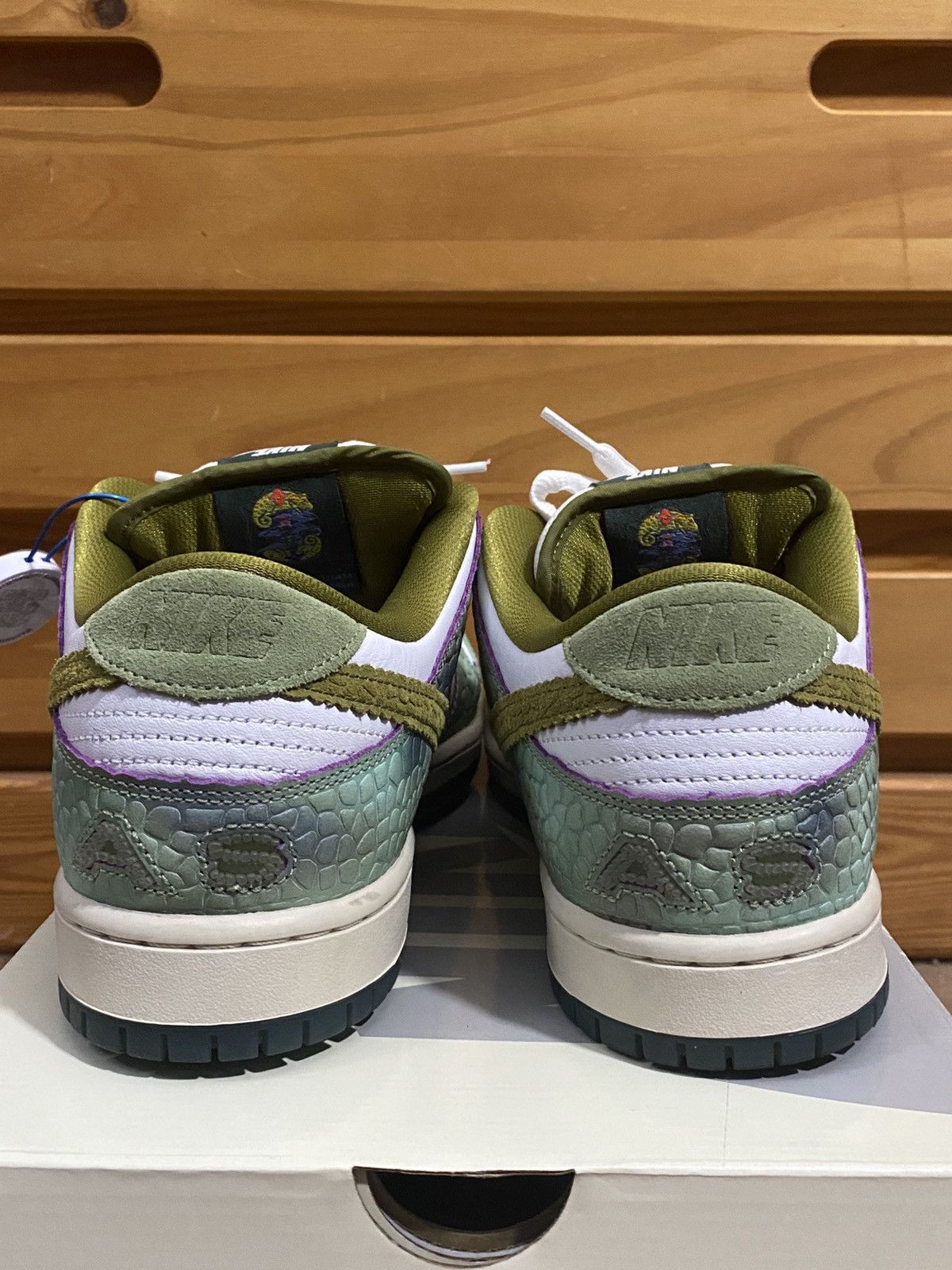 Nike SB Nike SB Dunk Low x Alexis Sablone Chameleon Size 11.5 Size US 11.5 / EU 44-45 - 5 Thumbnail