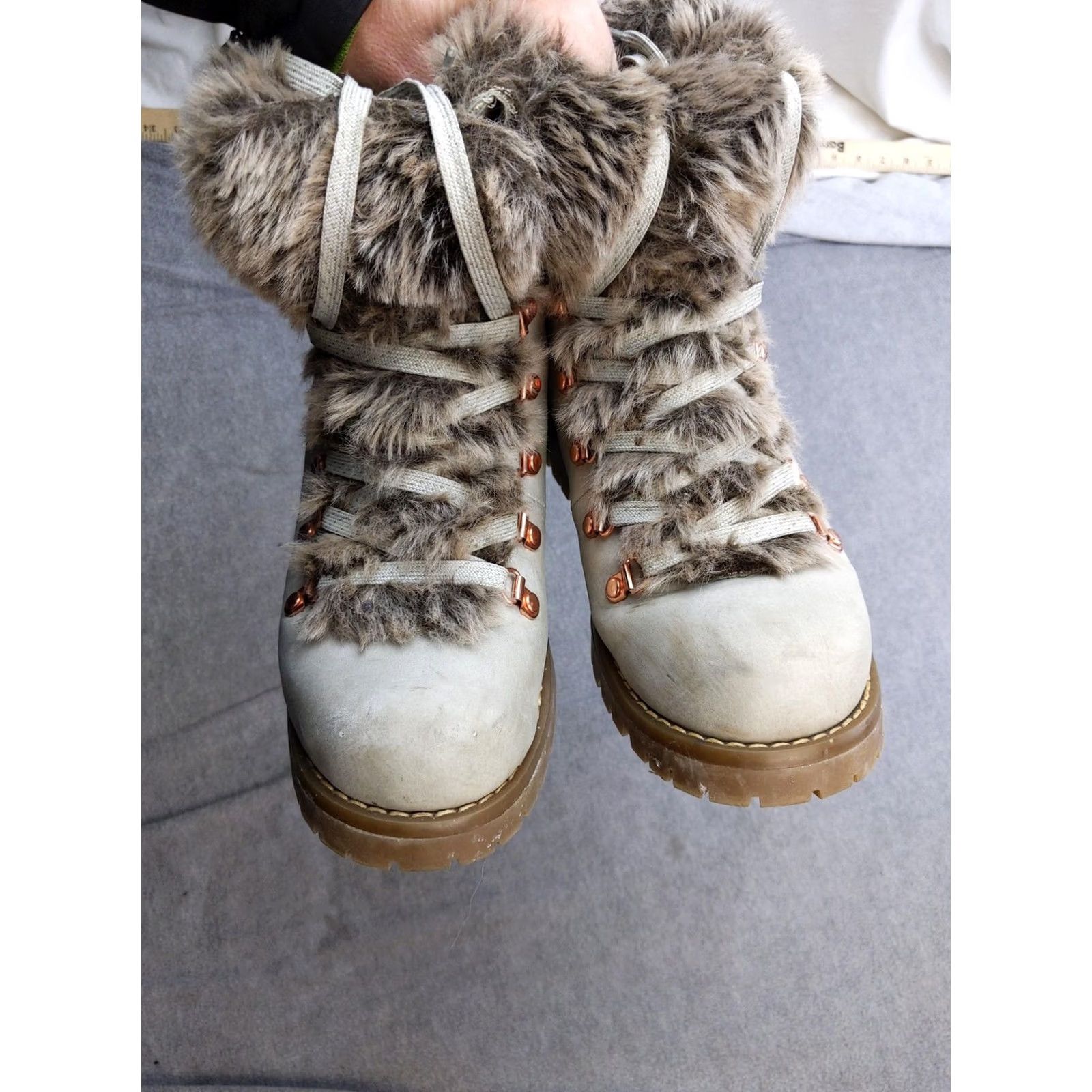 Lugz Lugz Snow Boots Womens Size 9 40.5 Gray Synthetic Fur Lined Ankle Hiking Winter Size US 9 / IT 39 - 3 Thumbnail