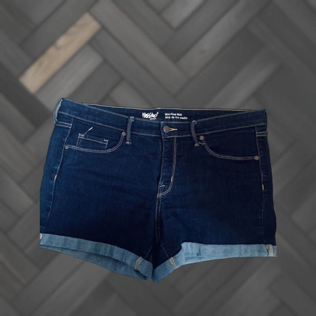 Mossimo Mossimo Womens Shorts Mid Rise Midi Cuffed Size 14/32 Blue Size 36" / US 14 / IT 50 - 1 Thumbnail