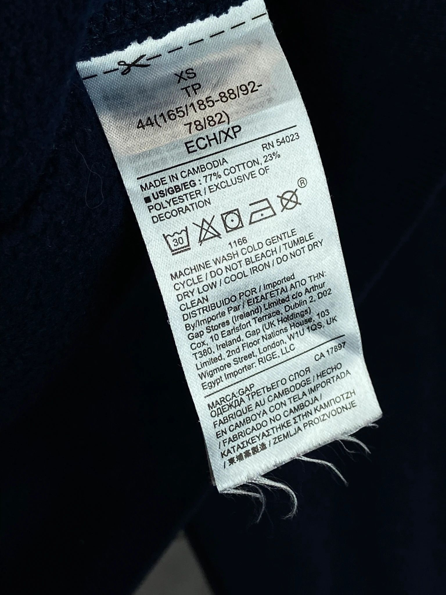 Gap GAP Navy Crewneck / Classic College Minimal (M) Size US M / EU 48-50 / 2 - 4 Thumbnail