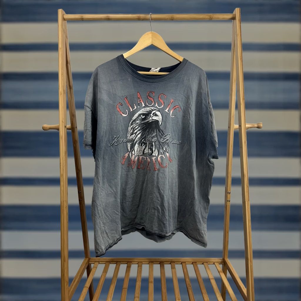 Jerzees VTG Classic America Eagle Gradient Sun Faded Worn WIP Boxy T-Shirt 2XL Blue Mens Jerzees Regular Short Sleeve Shirt Vintage Graphic Biker Grunge 90s Size US XXL / EU 58 / 5 - 1 Thumbnail