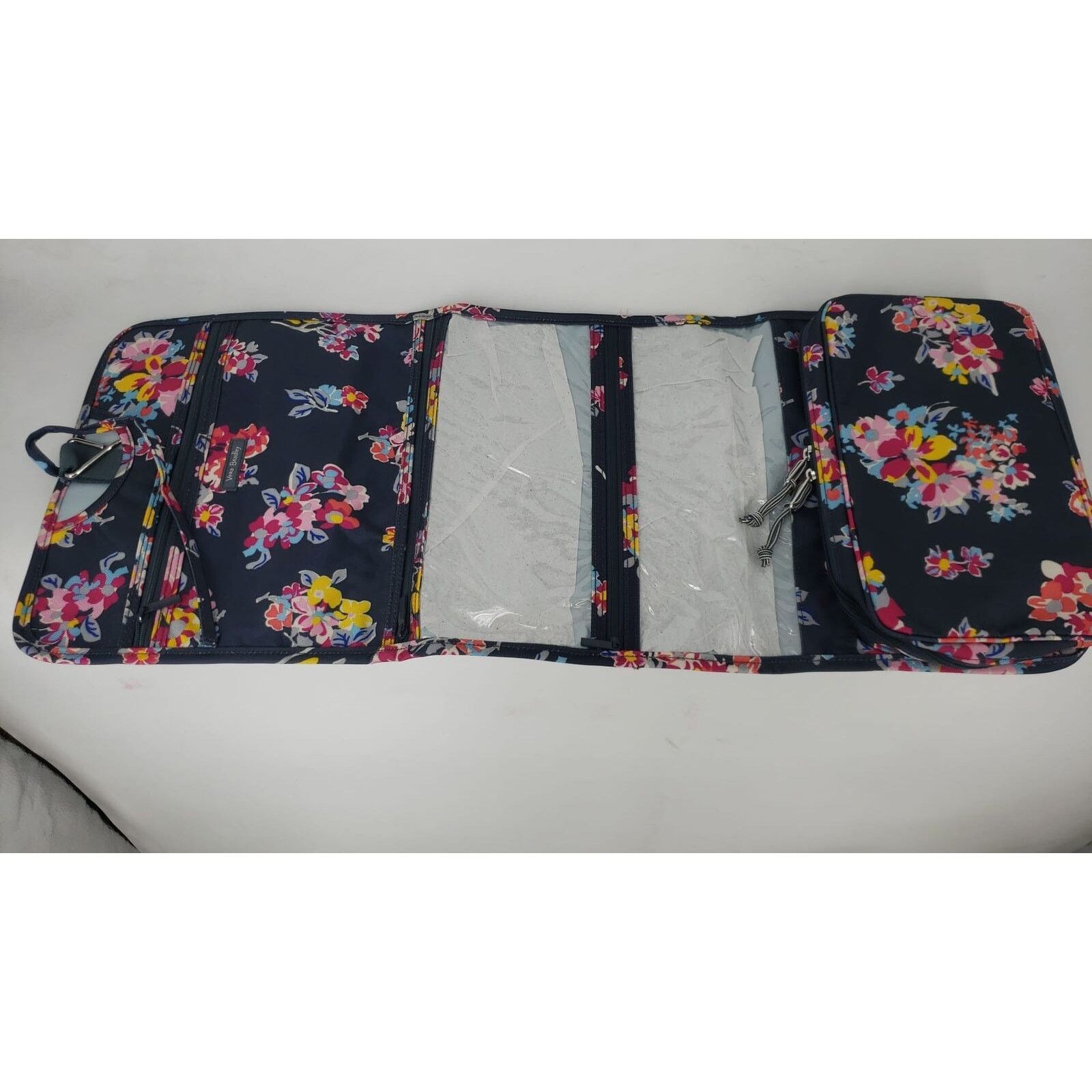 Vera Bradley VERA BRADLEY ICONIC HANGING TRAVEL TOSSED POISES 4POCKET BAG Size ONE SIZE - 4 Thumbnail