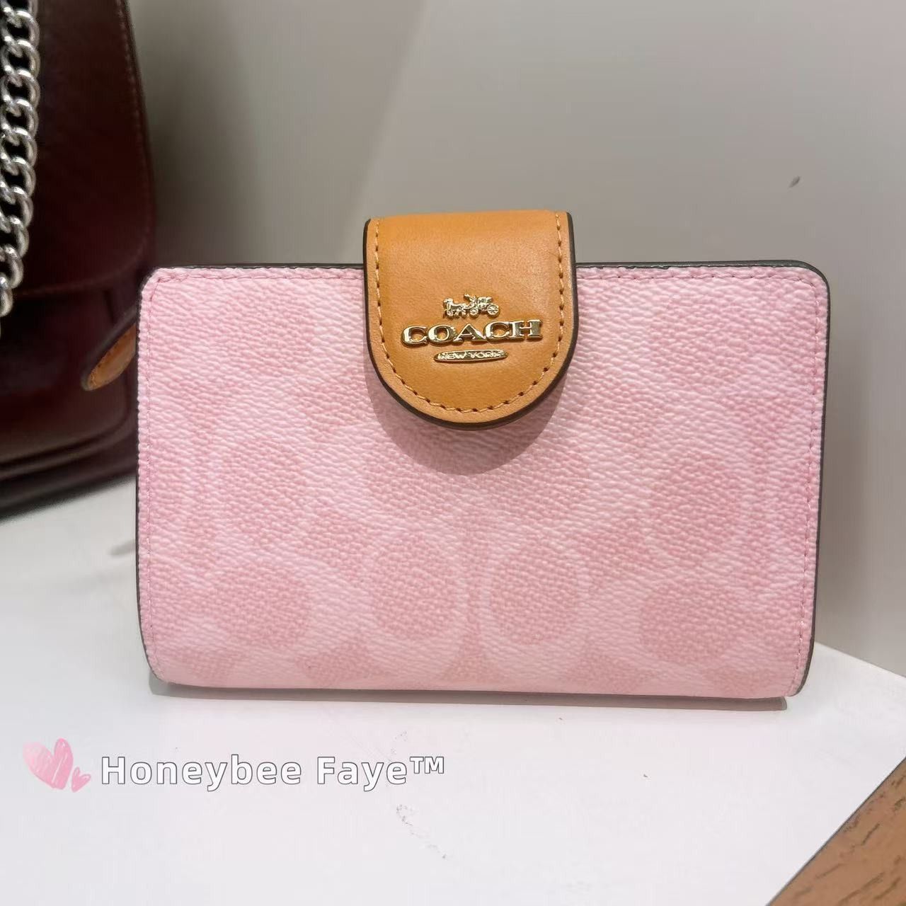 Coach Medium Corner Zip Wallet In Signature Canvas CEC29 Size ONE SIZE - 1 Thumbnail