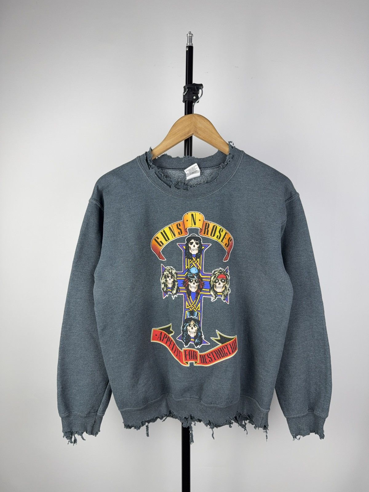 Band Tees × Guns N' Roses × Vintage Vintage 2008 Guns N Roses Distressed Sweatshirt Crewneck 90s Size US S / EU 44-46 / 1 - 1 Thumbnail