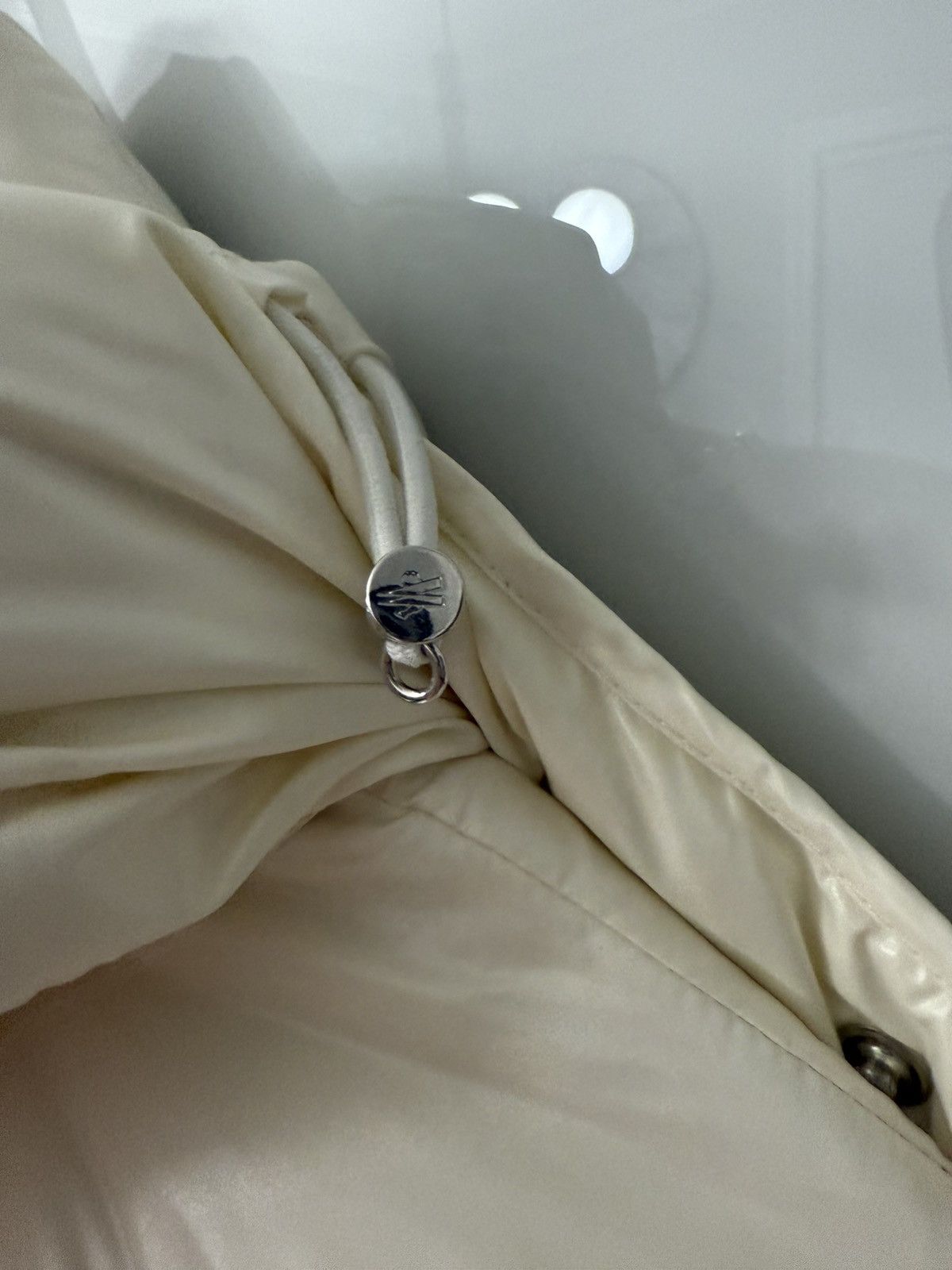 Moncler × Valentino White / Red Moncler X Valentino Coat size 52 (L/XL MENS) Size US L / EU 52-54 / 3 - 21 Thumbnail