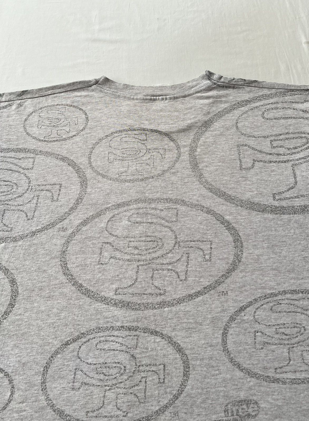 NFL Vintage 1992 San Francisco 49ers NFL AOP Gray T-shirt Size US XL / EU 56 / 4 - 16 Thumbnail