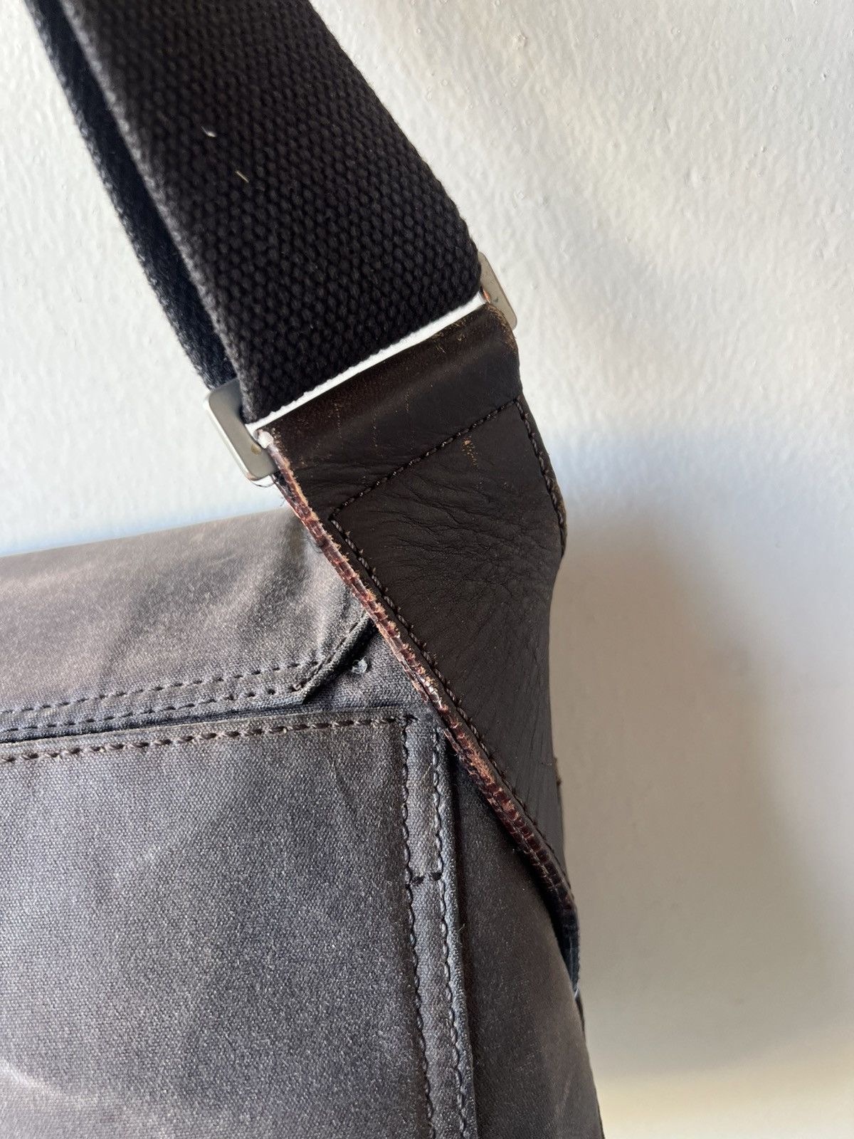 Jack Spade Jack Spade USA Patina Waxed Cotton Canvas Messenger Bag Size ONE SIZE - 21 Thumbnail