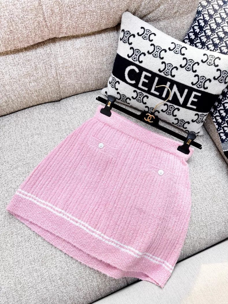 Chanel Chanel Knitted skirt with white edge and short skirt Size 26" / US 2 / IT 38 - 2 Thumbnail