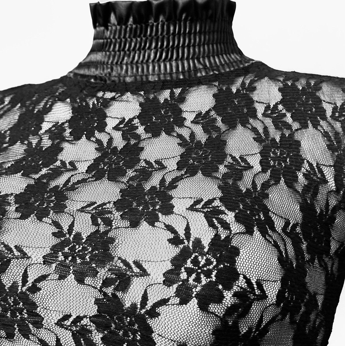 Vintage Vintage gothic lace blouse Size S / US 4 / IT 40 - 2 Thumbnail