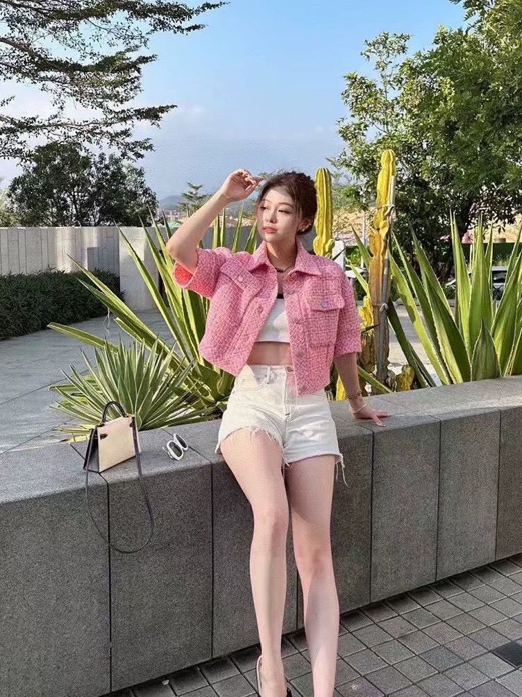Chanel Chanel 23P early spring pink tweed short-sleeved short jac Size XS / US 0-2 / IT 36-38 - 2 Thumbnail