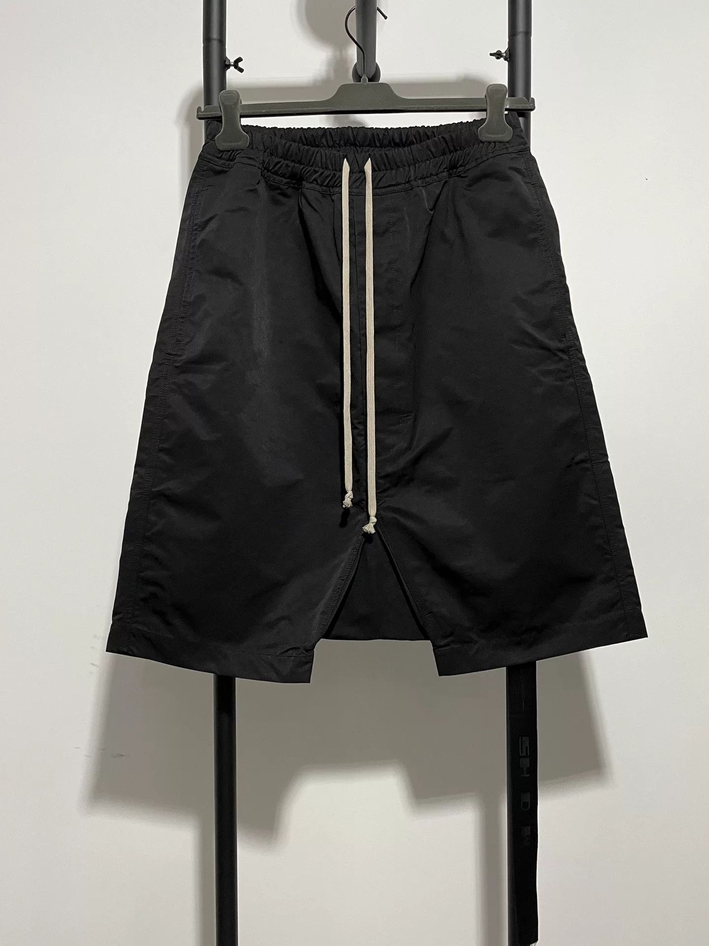 Rick Owens rick owens black shorts size m Size US 37 - 1 Thumbnail
