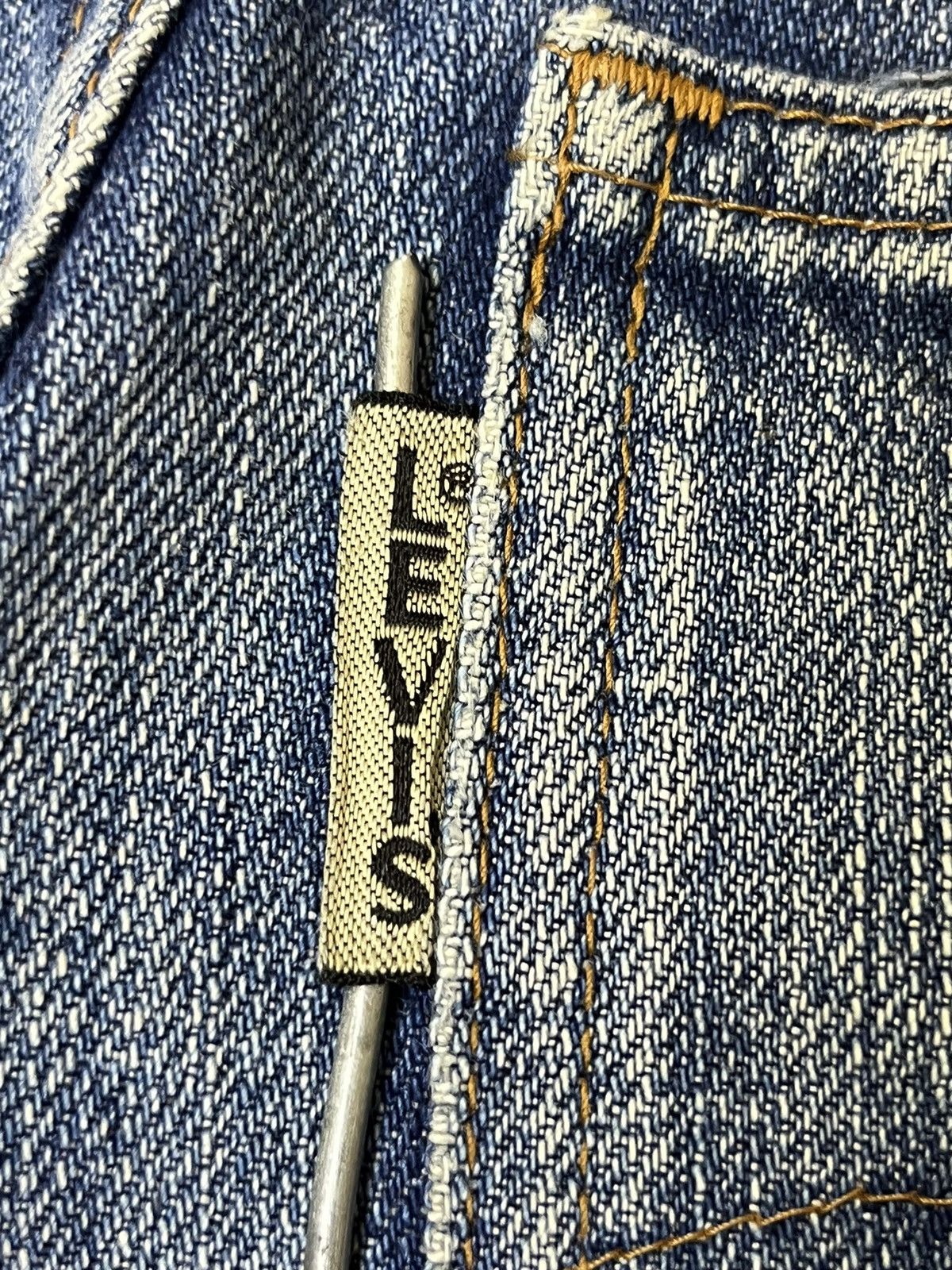 Levi's VINTAGE 90s LEVI’S 637 BIG ‘E’ TAPPERED JEANS Size US 29 - 20 Thumbnail