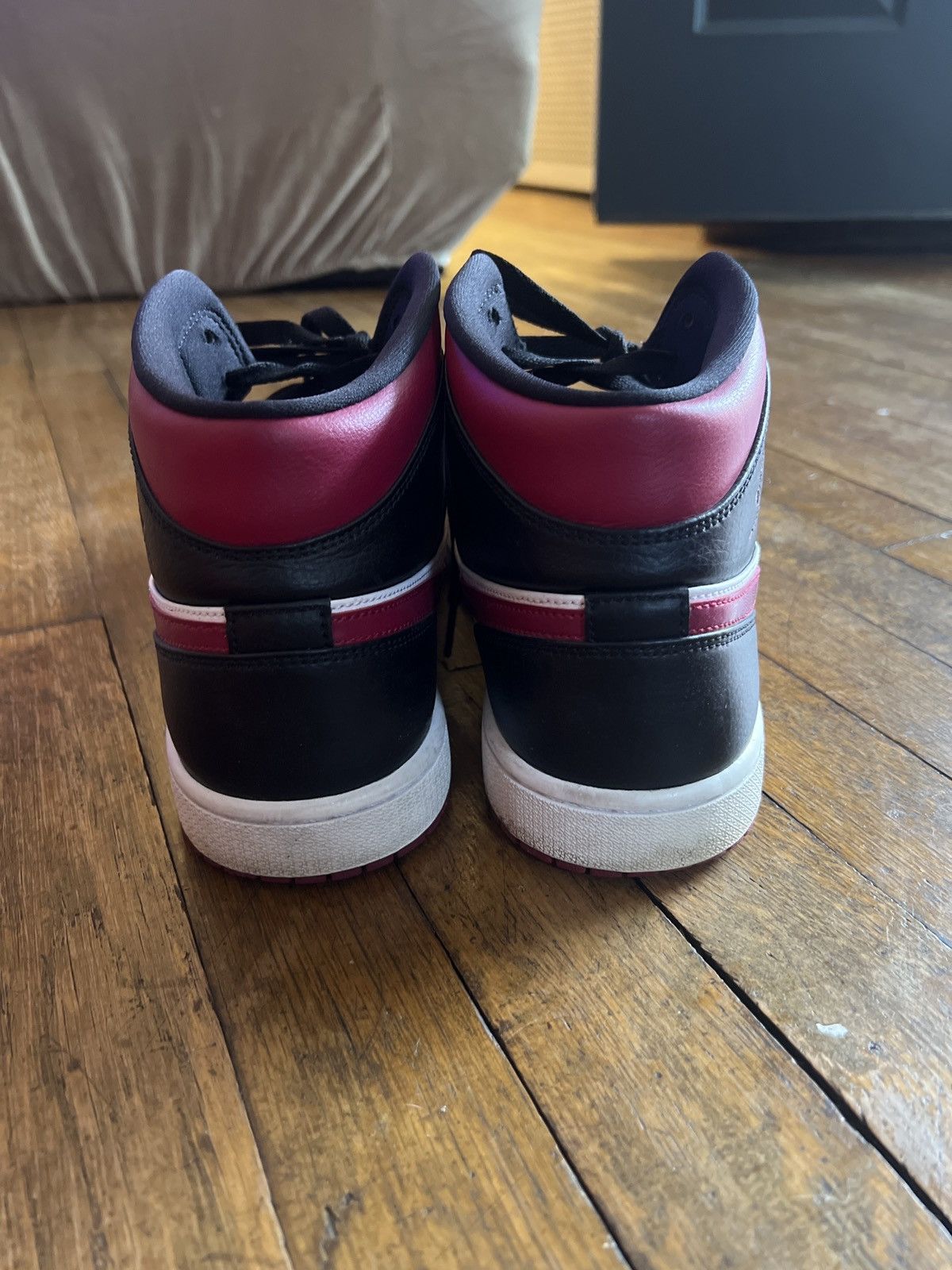 Jordan Brand Jordan 1 Mid Bred Toe Size US 11 / EU 44 - 3 Thumbnail