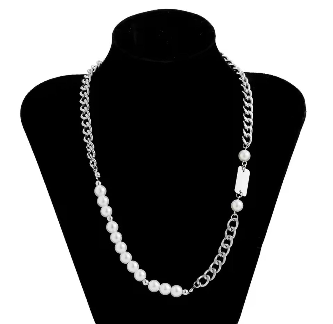 The Unbranded Brand Pearl Beaded Cuban Link Chain Necklace Size ONE SIZE - 3 Thumbnail