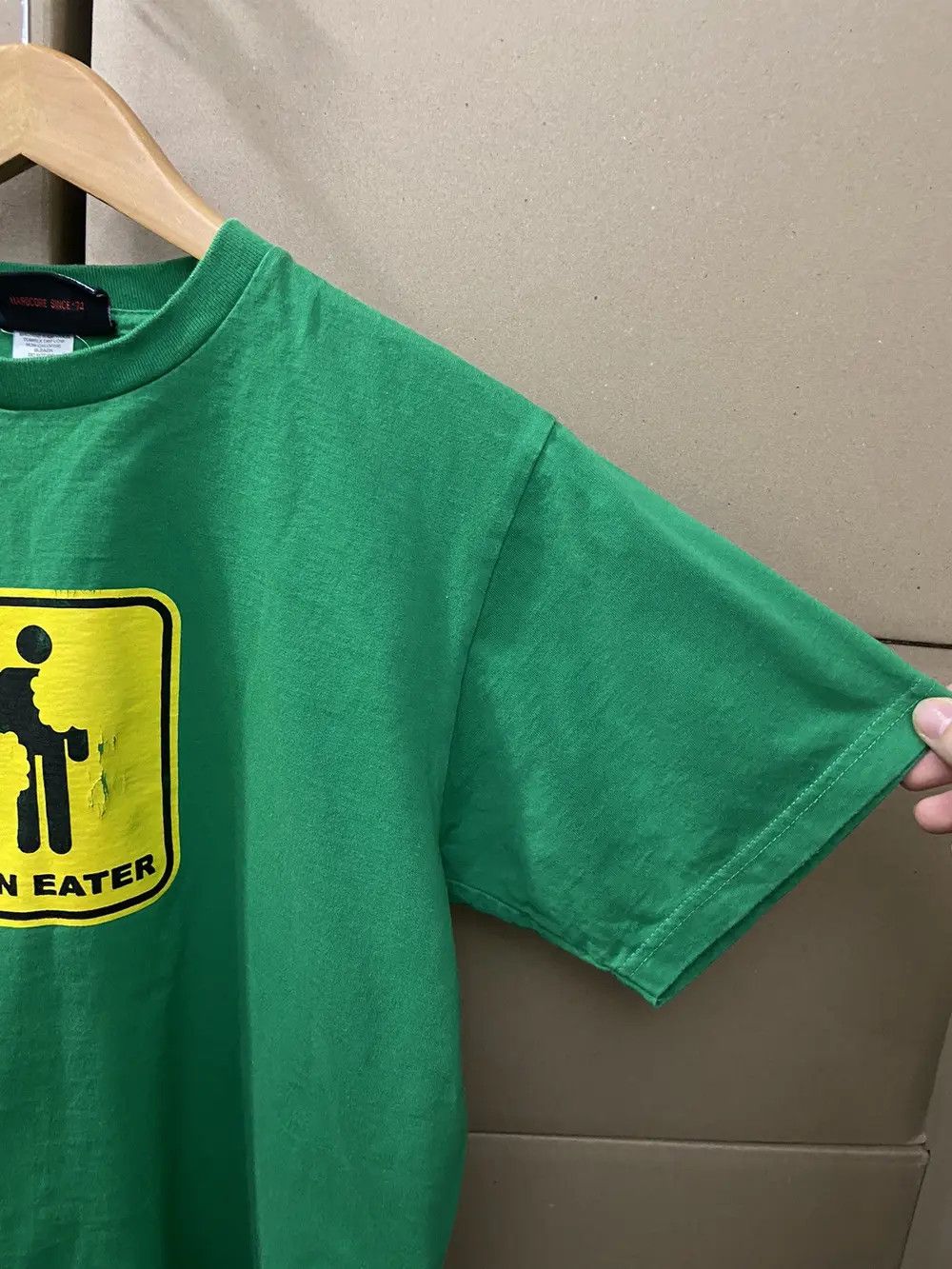 Vintage CRAZY VINTAGE FUNNY MAN EATER TEE Y2K T SHIRT SKATE HUMOR Size US M / EU 48-50 / 2 - 9 Thumbnail