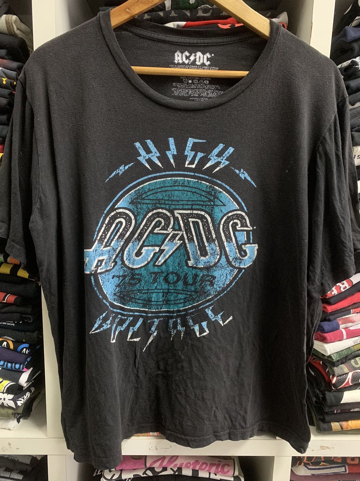 AC/DC × Band Tees × Vintage Vintage AC/DC Rock Band T-shirt Size US M / EU 48-50 / 2 - 2 Thumbnail